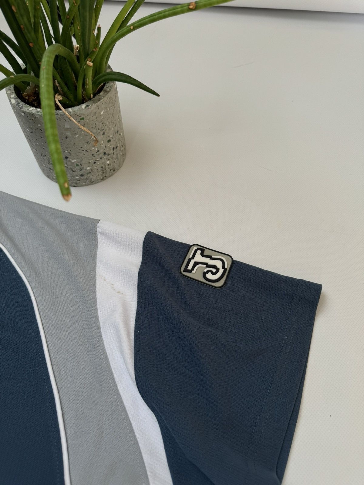 Umbro RARE VINTAGE Derby County Umbro soccerjerset new with tag Size US L / EU 52-54 / 3 - 4 Thumbnail