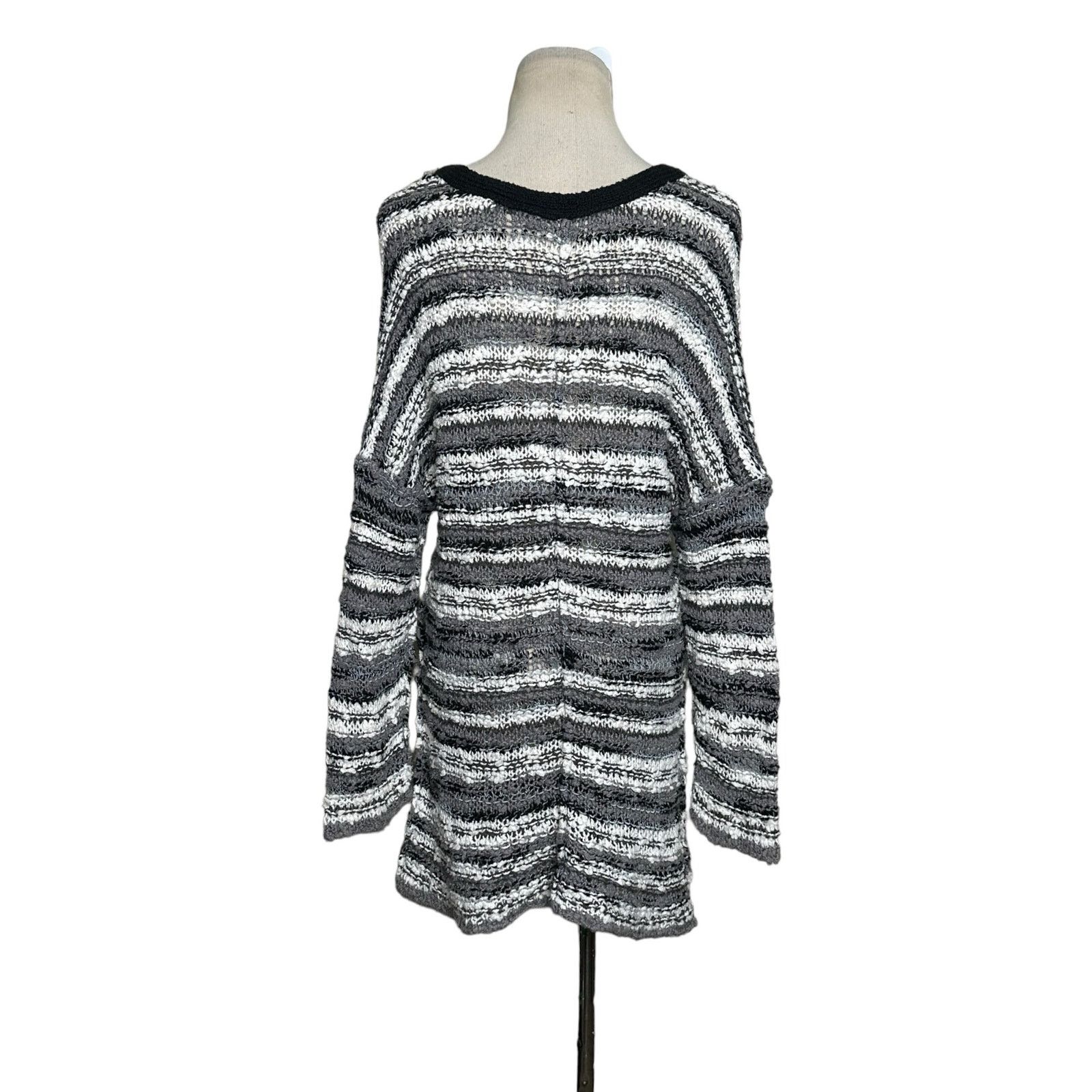 Free People Free People striped v neck oversize sweater size XS Size XS / US 0-2 / IT 36-38 - 2 Thumbnail