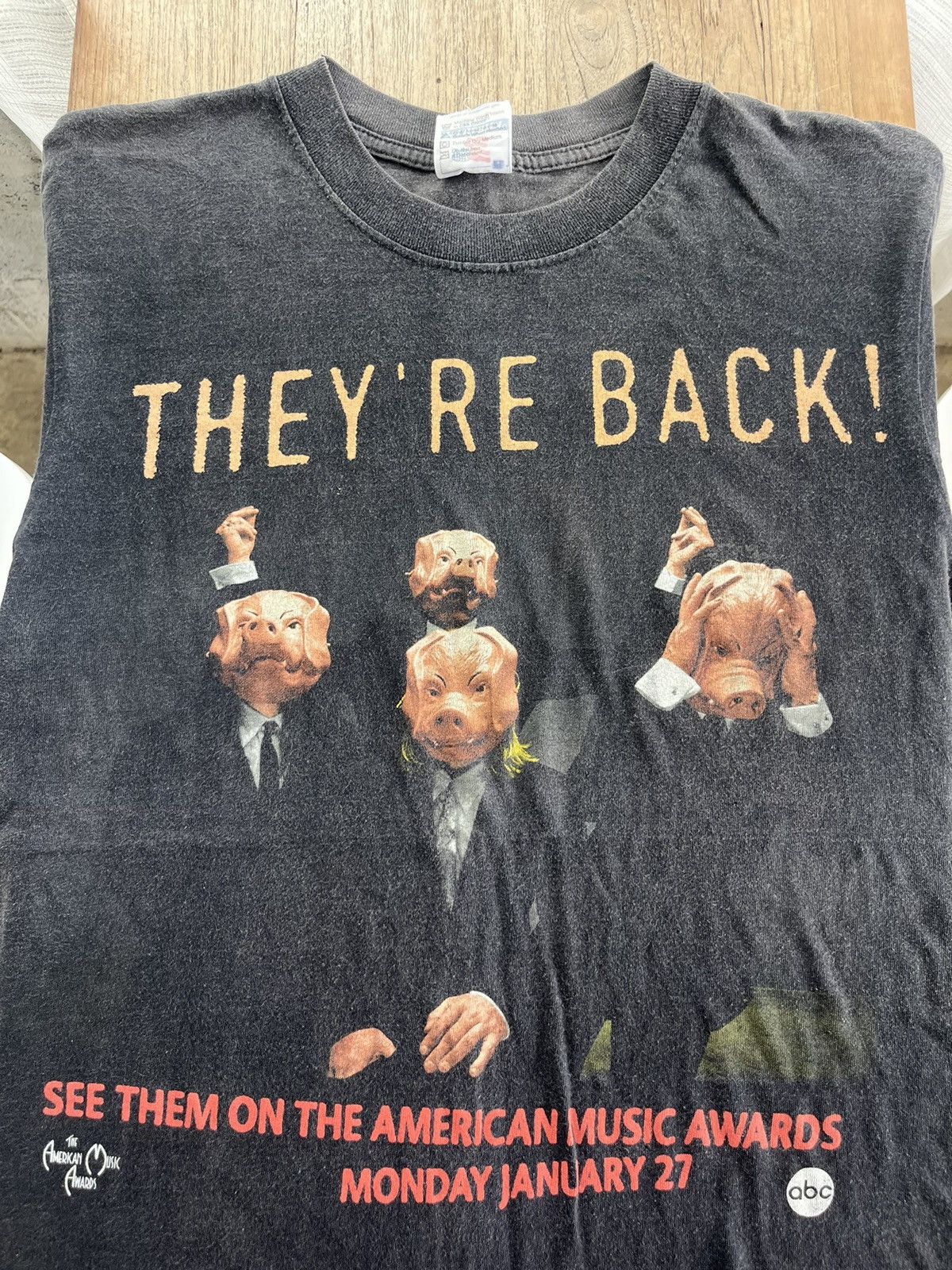 Band Tees × Vintage Vtg Motley Crue They’re Back! 1997’s ( Make Size XL to L ) Size US L / EU 52-54 / 3 - 3 Thumbnail