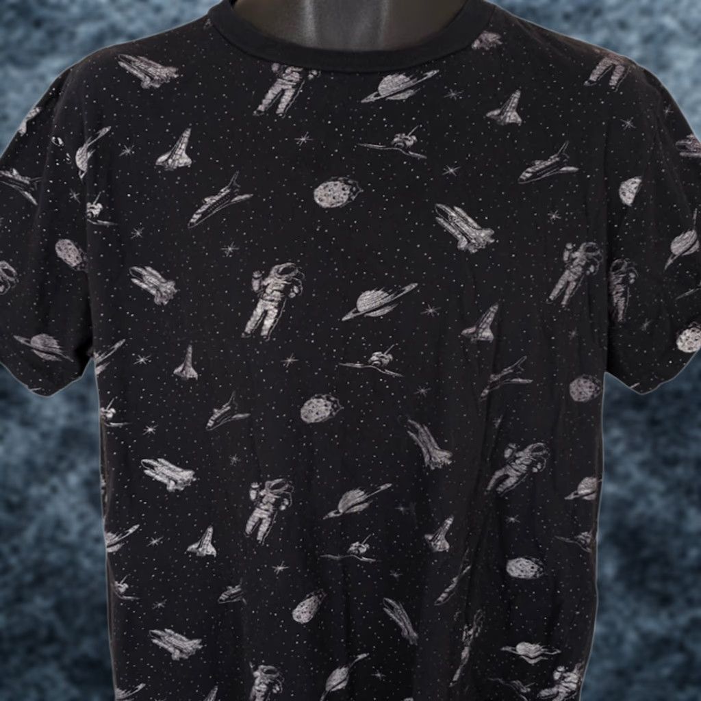 Vintage WXYZ Astronaut T Shirt Mens Large Black Solar System Space Shuttle All Over Print Size US L / EU 52-54 / 3 - 1 Thumbnail
