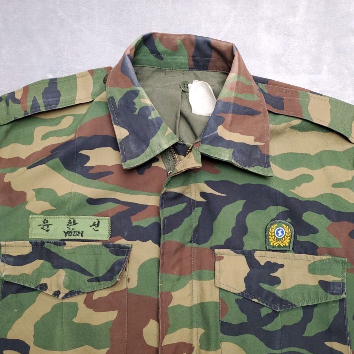 Vintage VTG Woodland Camo Jacket Mens L Green Camouflage 17th infantry South Korea ROK Shirt/Military Jacket Mens L Green Camouflage 17th infantry ROK Size US L / EU 52-54 / 3 - 3 Thumbnail