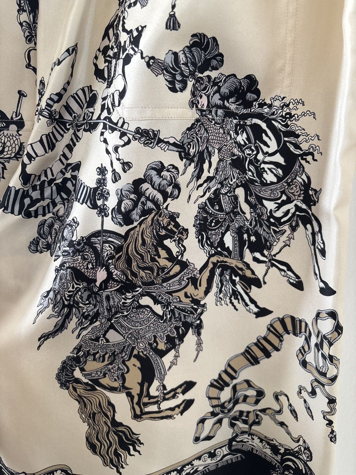 Gucci GUCCI ROI SOLEIL PRINT SHORTS Size US 32 / EU 48 - 3 Thumbnail