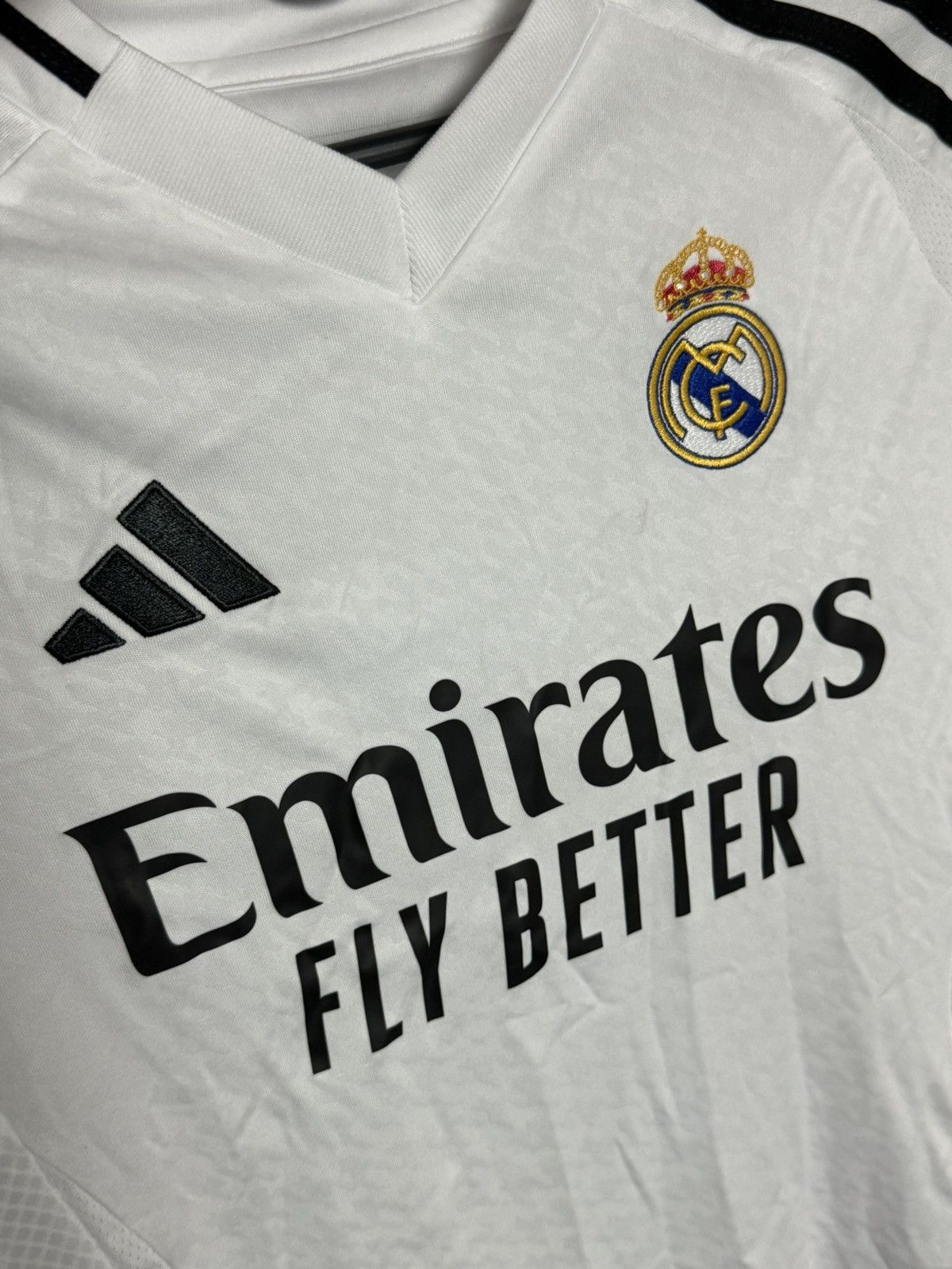 Adidas KIDS New Real Madrid 24/25 Home Vinicius Jr. Football Jersey Size US XS / EU 42 / 0 - 4 Thumbnail