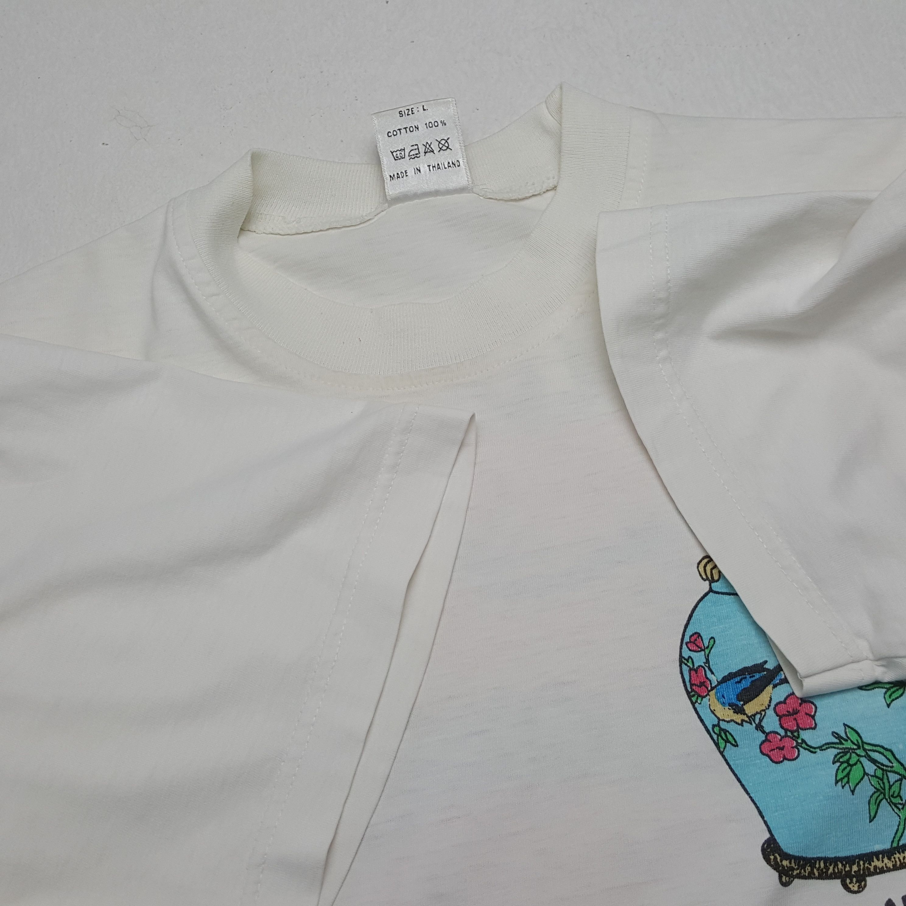 Vintage Tintin THE BLUE LOTUS Cartoon Tshirt Size US L / EU 52-54 / 3 - 6 Thumbnail