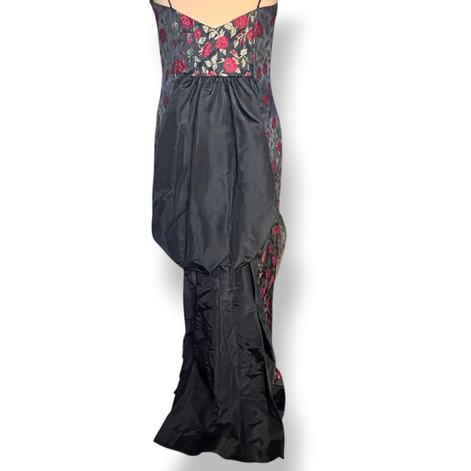 Jessica McClintock Jessica McClintock Gunne Sax Rose Brocade Gown Black Red Size M / US 6-8 / IT 42-44 - 6 Thumbnail