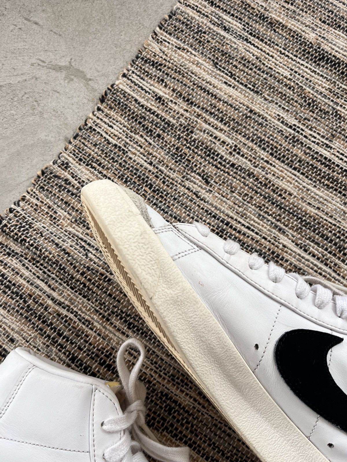 Nike Vintage Nike Blazer White Leather Sk8 Mid Sneakers y2K new Size US 10.5 / EU 43-44 - 11 Thumbnail
