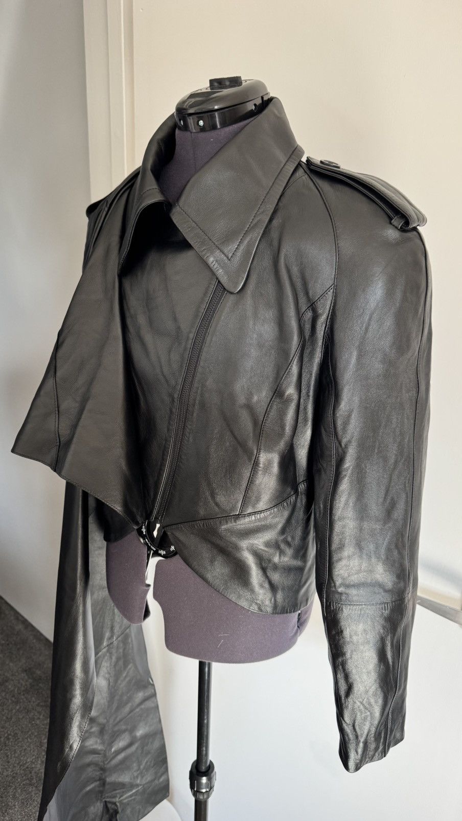 H&M × Mugler Mugler X H&M Collaboration Leather Crop Jacket Size US L / EU 52-54 / 3 - 4 Thumbnail
