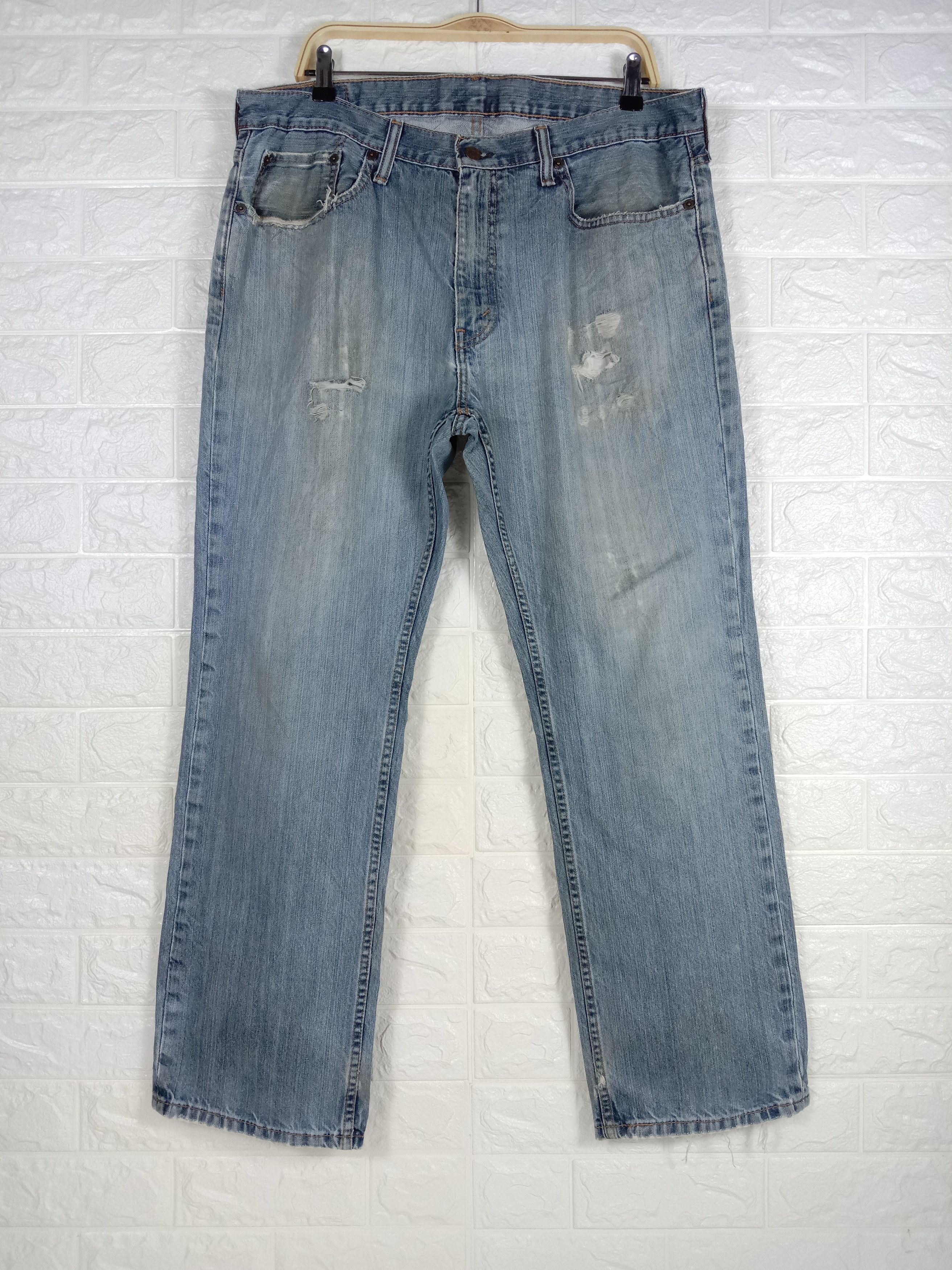Levi's Vintage Levi’s 559 Jeans Faded Blue Distressed Denim Size US 37 - 1 Thumbnail