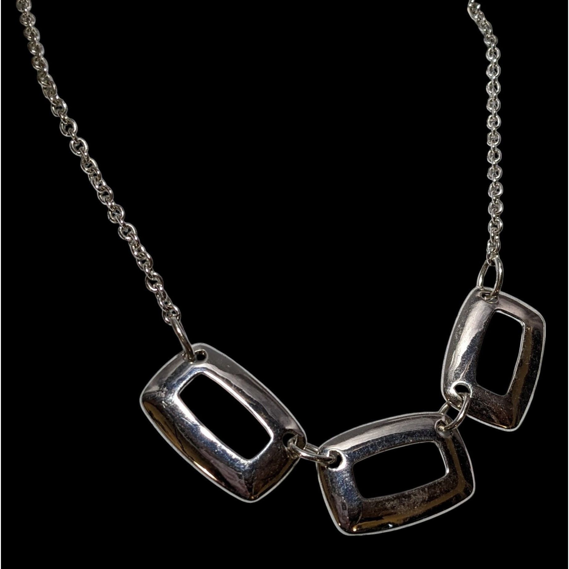 Other Modern Geometric Liz Claiborne Silver Necklace Size ONE SIZE - 3 Thumbnail