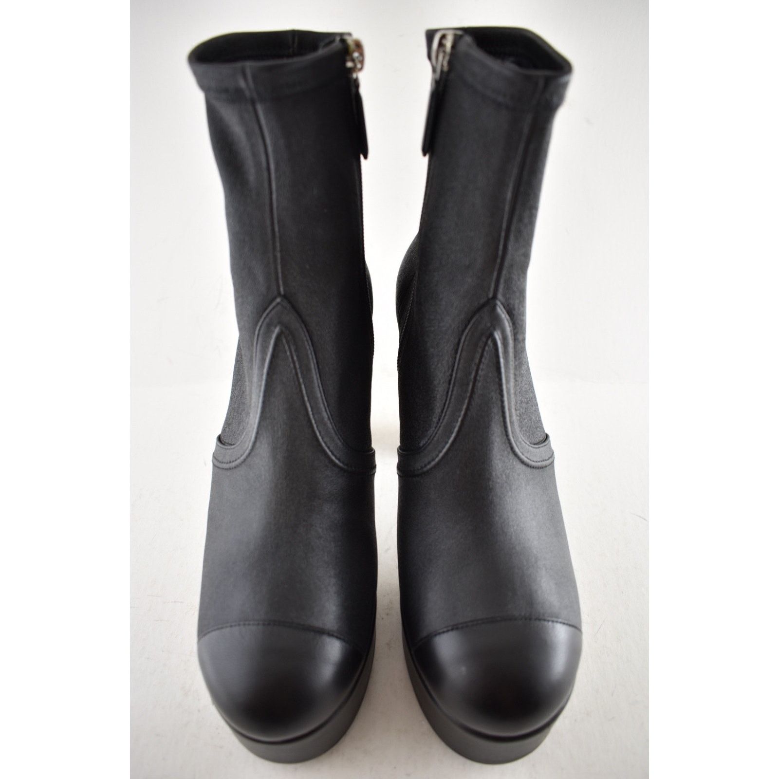 Chanel Chanel 24K Lambskin CC Ankle Platform Block Heel Bootie 39.5 Size US 8.5 / IT 38.5 - 6 Thumbnail