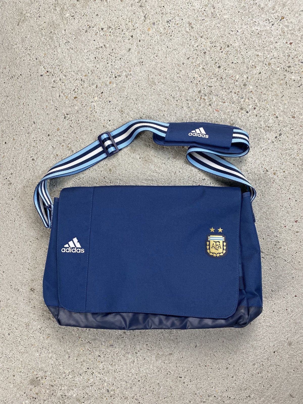 Adidas Adidas argentina massager bag rare soccer football core Size ONE SIZE - 1 Thumbnail