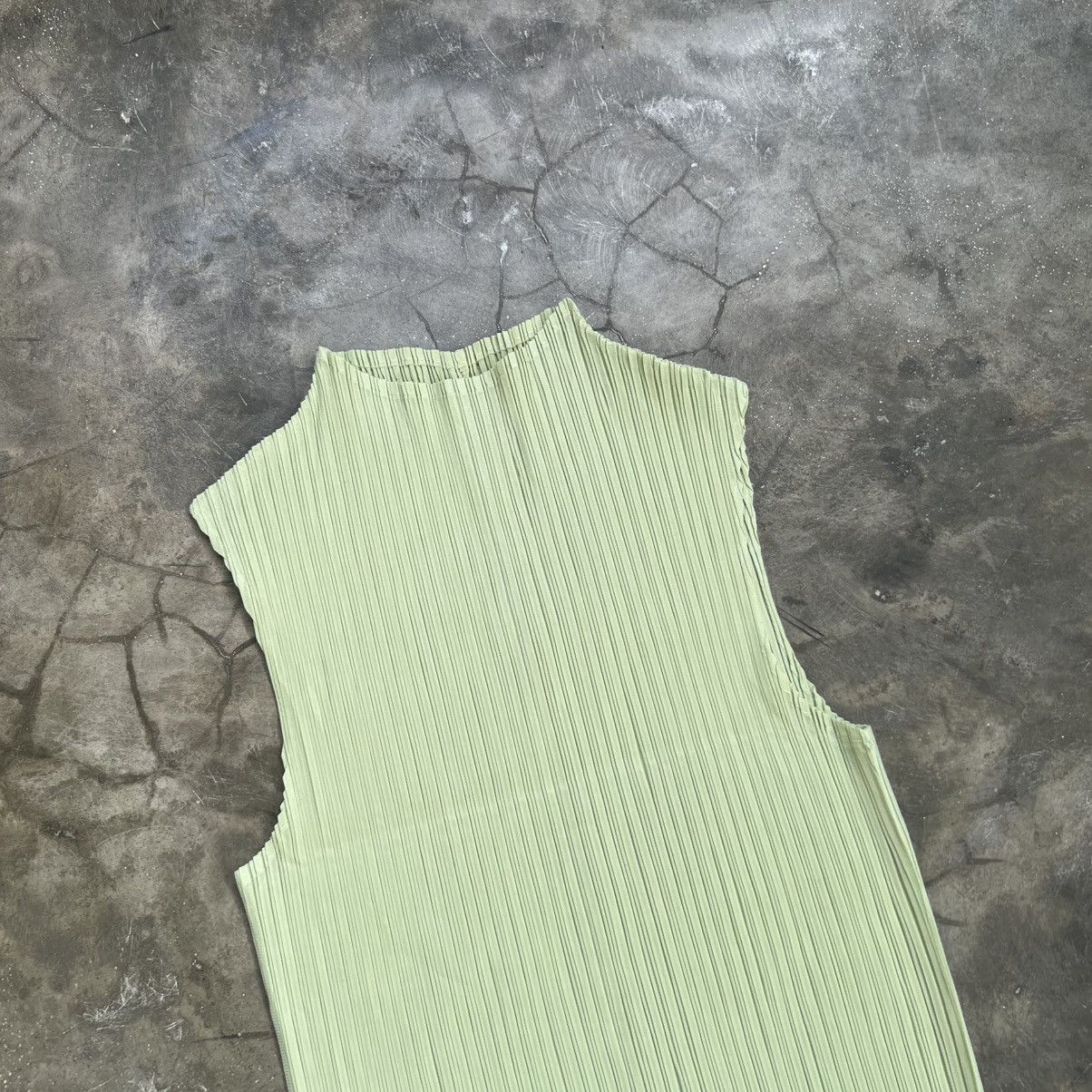Pleats Please Issey Miyake Pleat Folds Issey Miyake Tank Top Size ONE SIZE - 3 Thumbnail