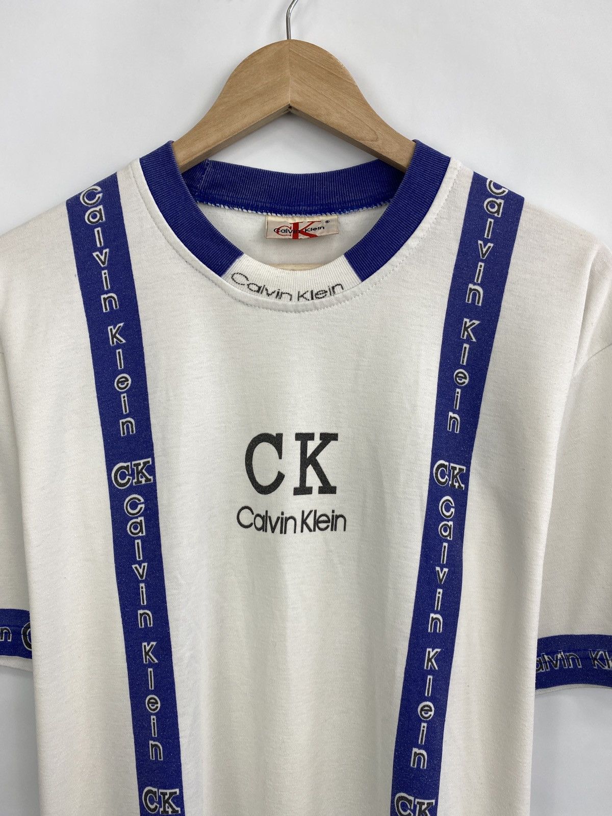 Calvin Klein × Vintage Vintage 1990s Calvin Klein Jeans Rare retro hype Y2K t-shirt Size US M / EU 48-50 / 2 - 4 Thumbnail