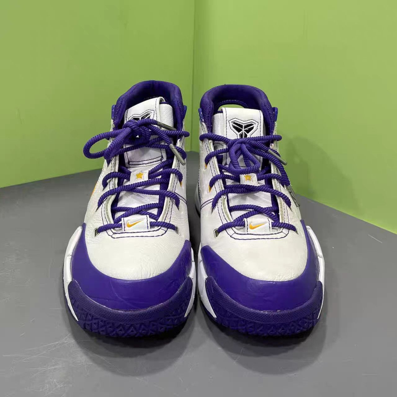 Nike Nike Lakers White/Purple Basketball Shoes K15 Size US 9.5 / EU 42-43 - 3 Thumbnail