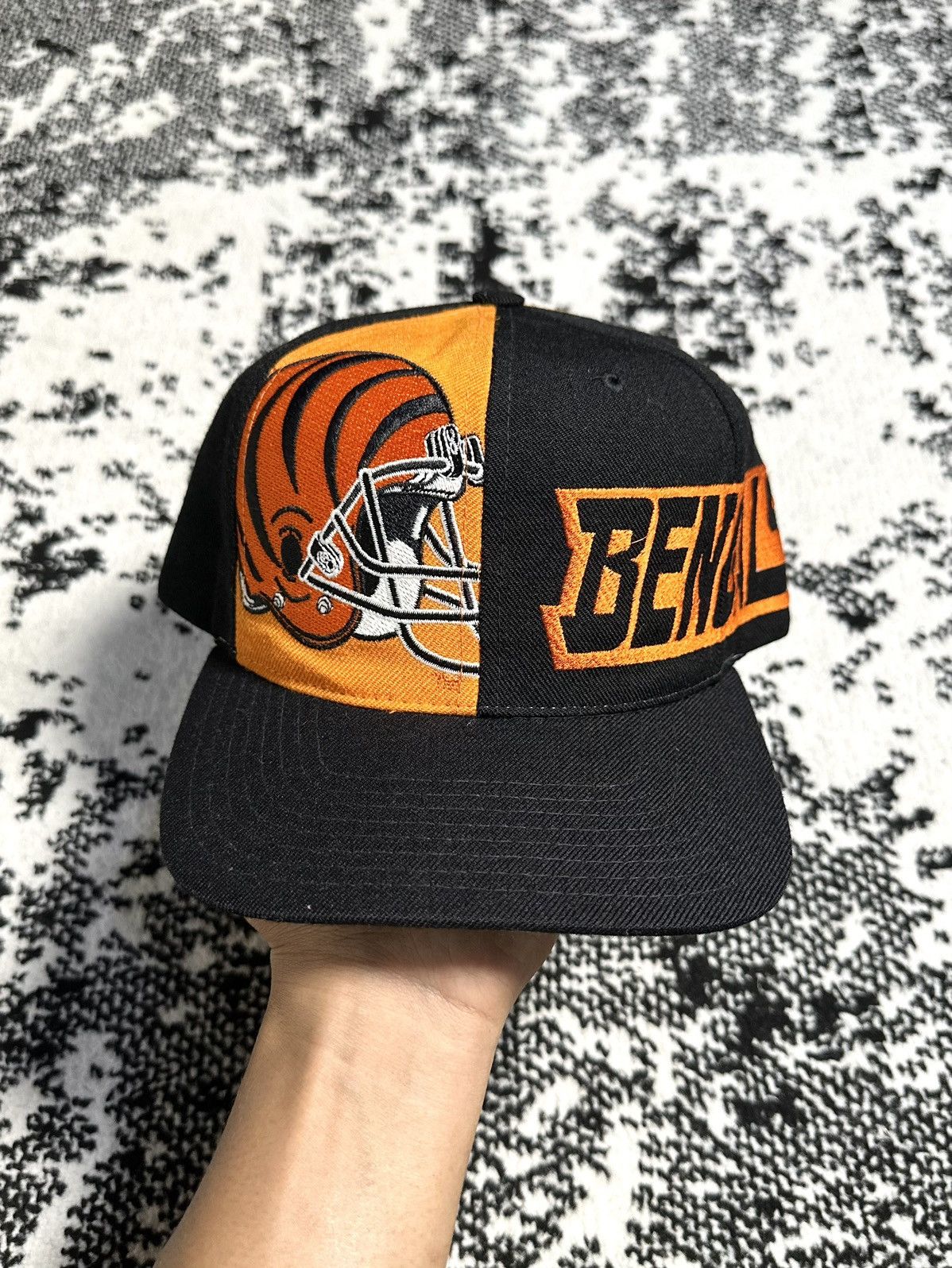 American Needle Vintage NFL Cincinnati Bengals Embroidered 90s Hat Size ONE SIZE - 1 Thumbnail