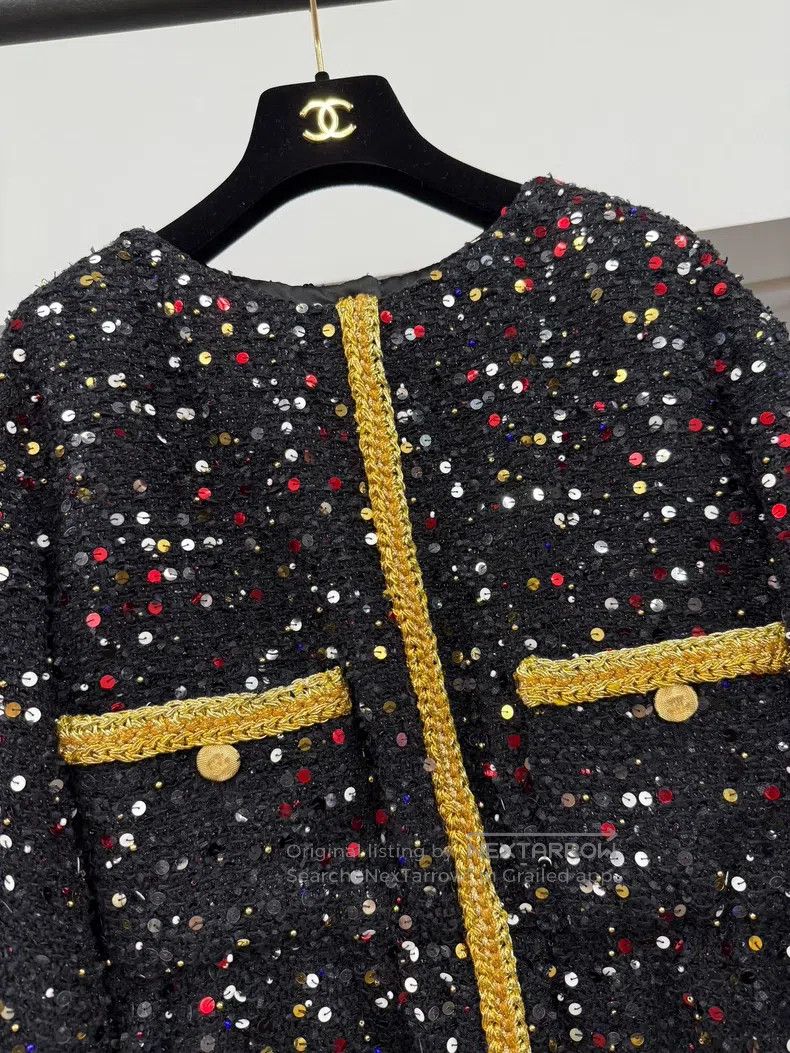 Chanel Chanel 22S heavy industry sequins full of stars black gold Size XS / US 0-2 / IT 36-38 - 2 Thumbnail