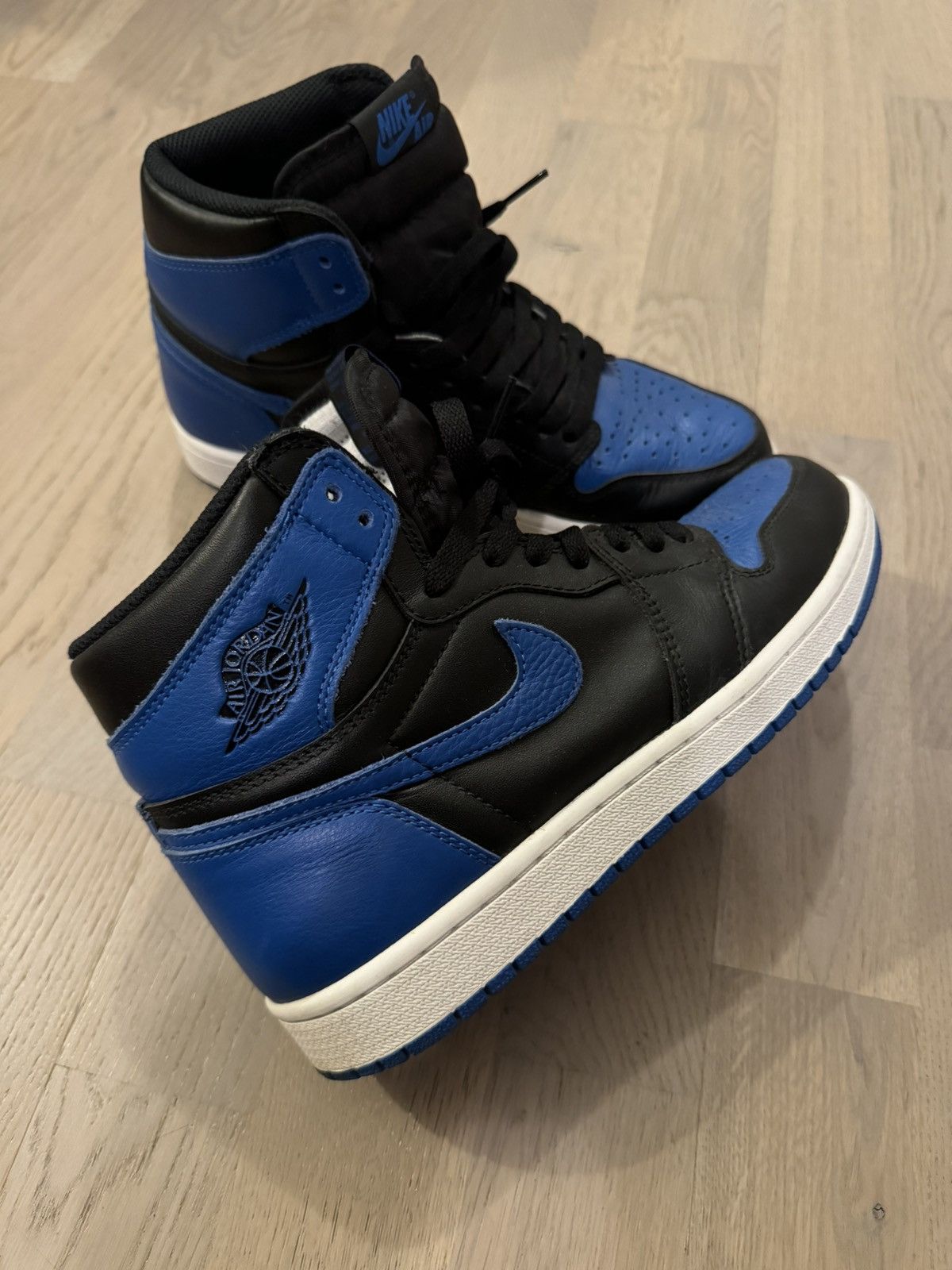 Nike NIKE AIR Jordan 1 Retro Royal size US8 / UK7 used condition Size US 8 / EU 41 - 1 Thumbnail
