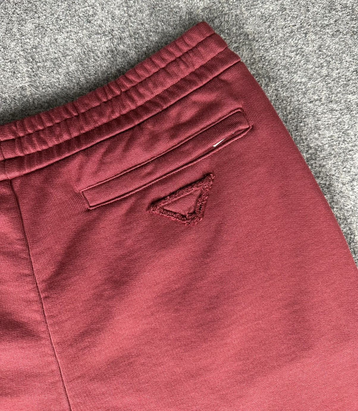 Prada Prada - S/S21 Burgundy Triangle Logo - Sweat Shorts Size US 32 / EU 48 - 5 Thumbnail
