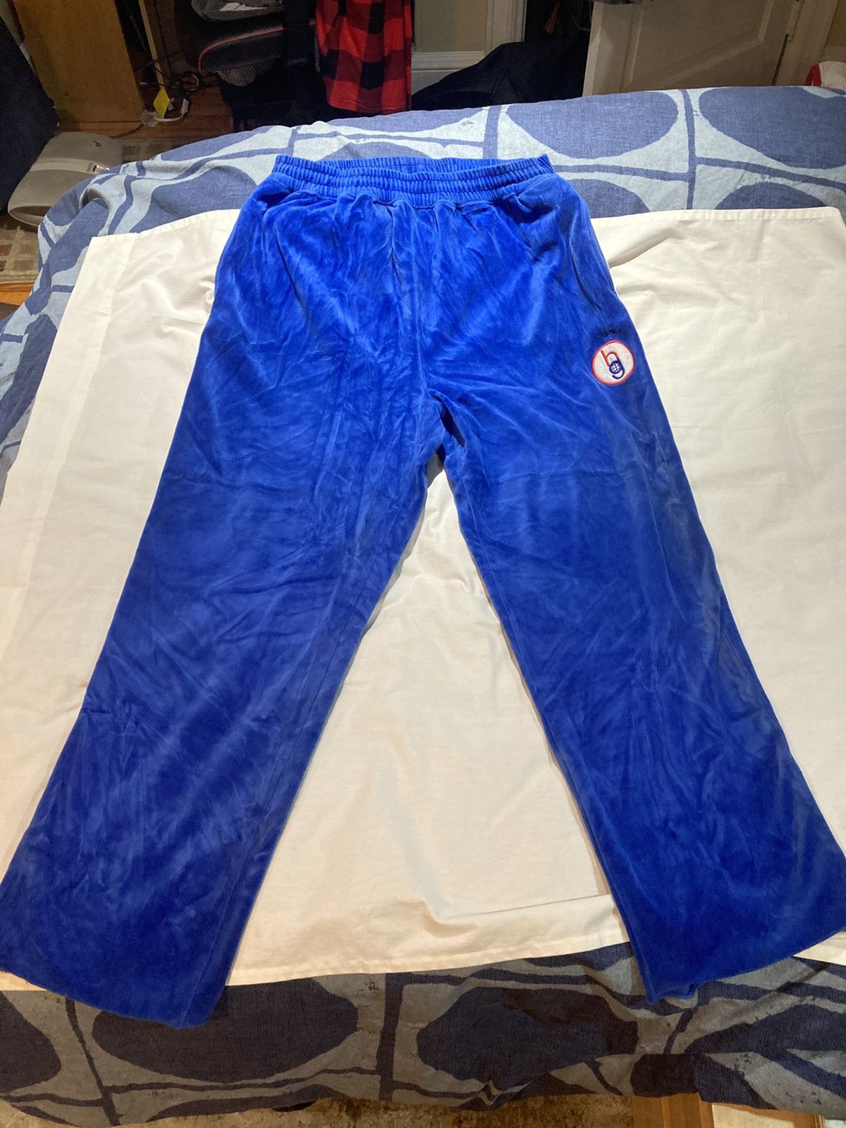 Fubu Platinum Fubu Harlem Globtrotters Track Pants, Men’s size XL Size US 36 / EU 52 - 2 Thumbnail