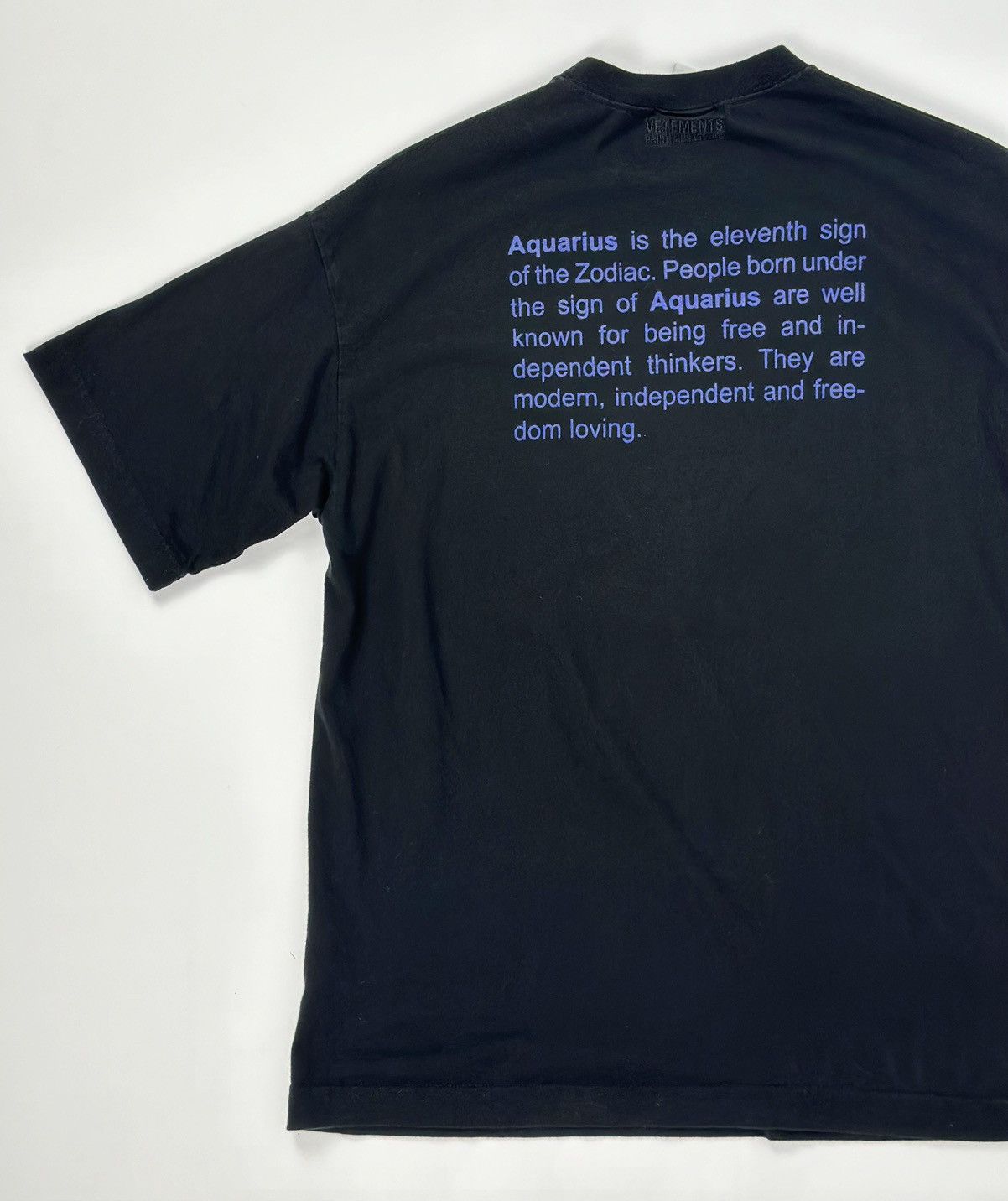 Vetements Vetements - Demna “Aquarius Star Graphic Tee” Size US XS / EU 42 / 0 - 5 Thumbnail