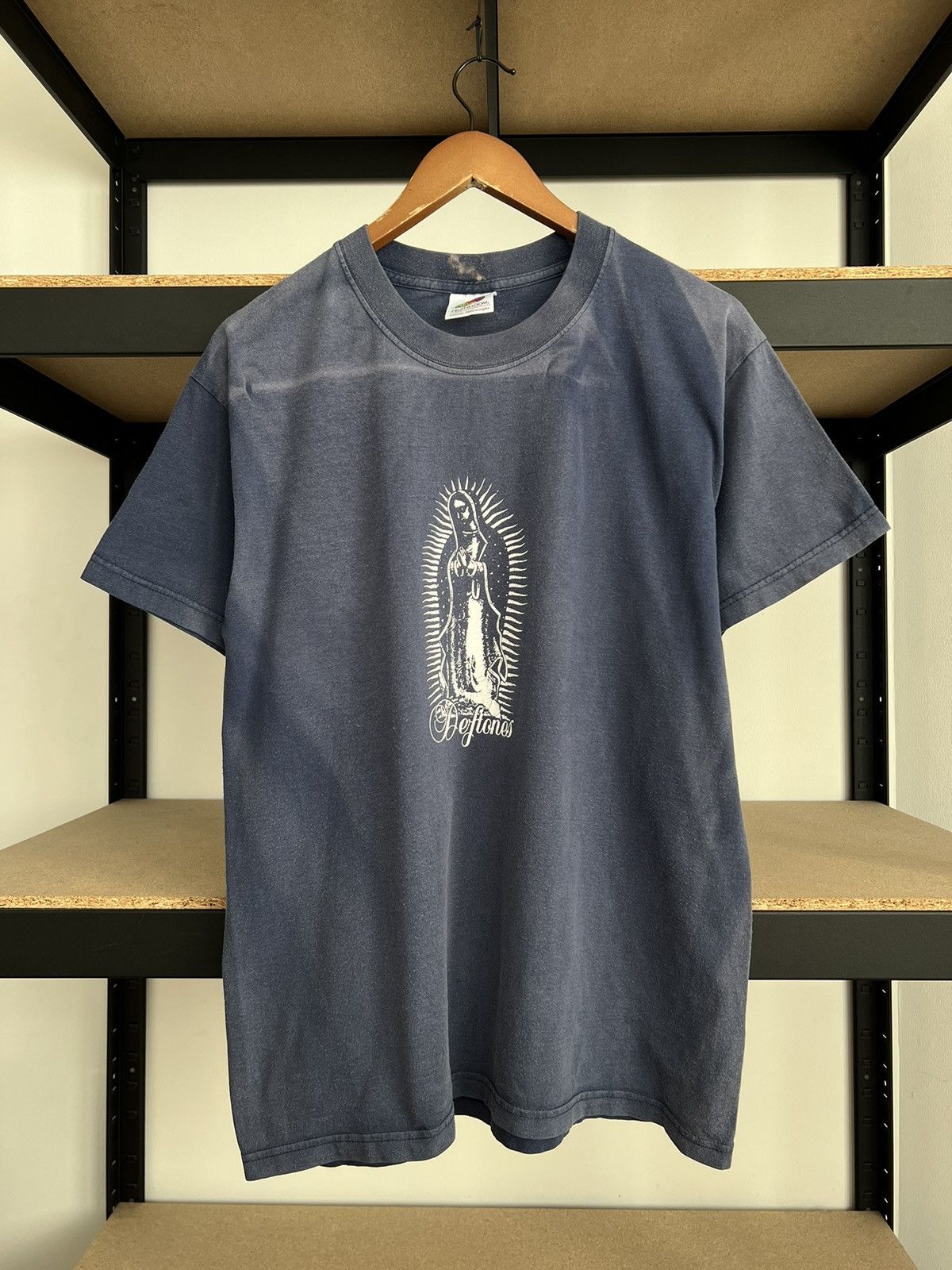 Band Tees Vintage 2000s Deftones Virgin Mary Y2k Faded Navy T-shirt Size US M / EU 48-50 / 2 - 3 Thumbnail
