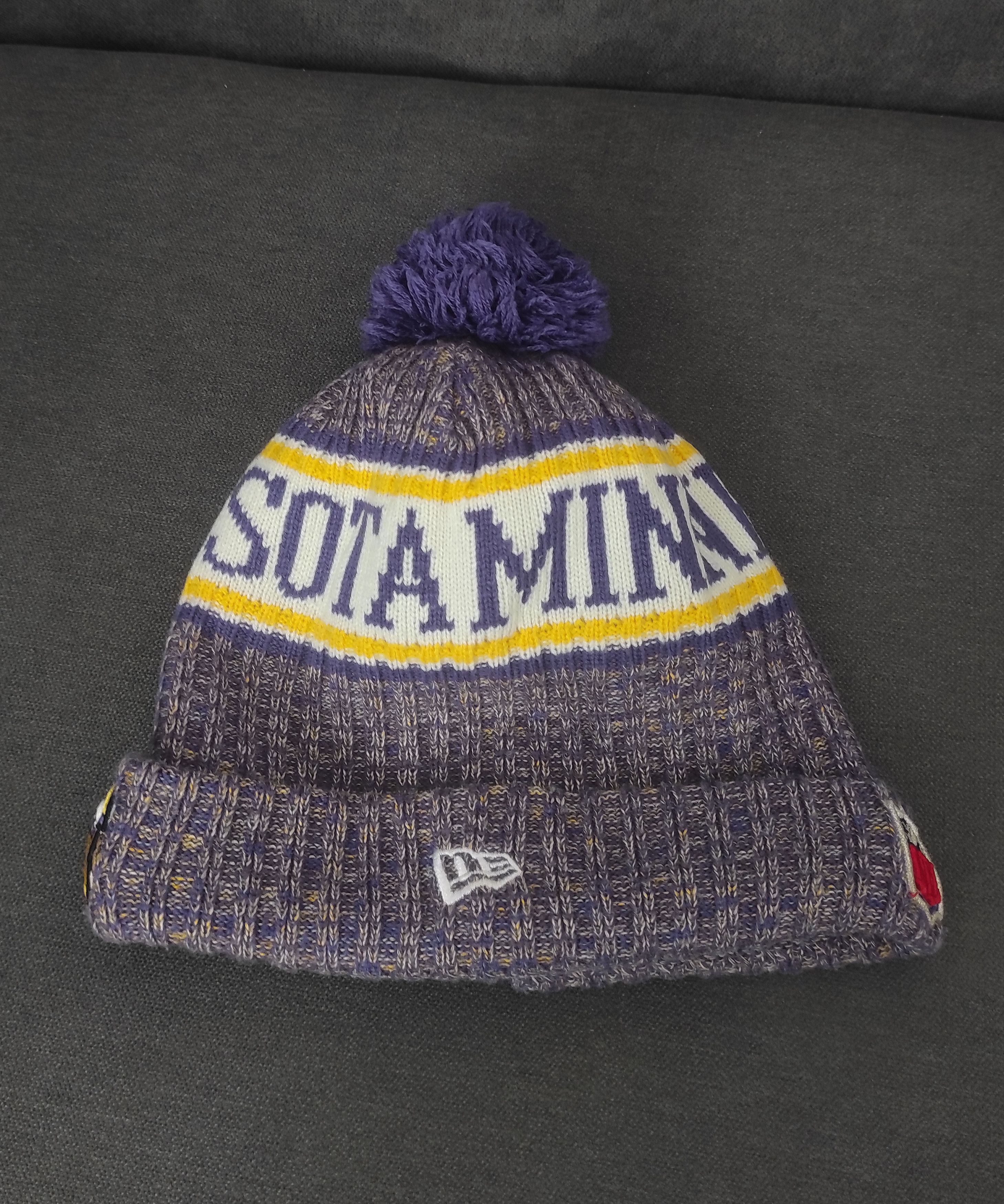 NFL × New Era Minnesota Vikings Striped NFL Logo Beanie Hat Knit Rare 2018 Size ONE SIZE - 3 Thumbnail