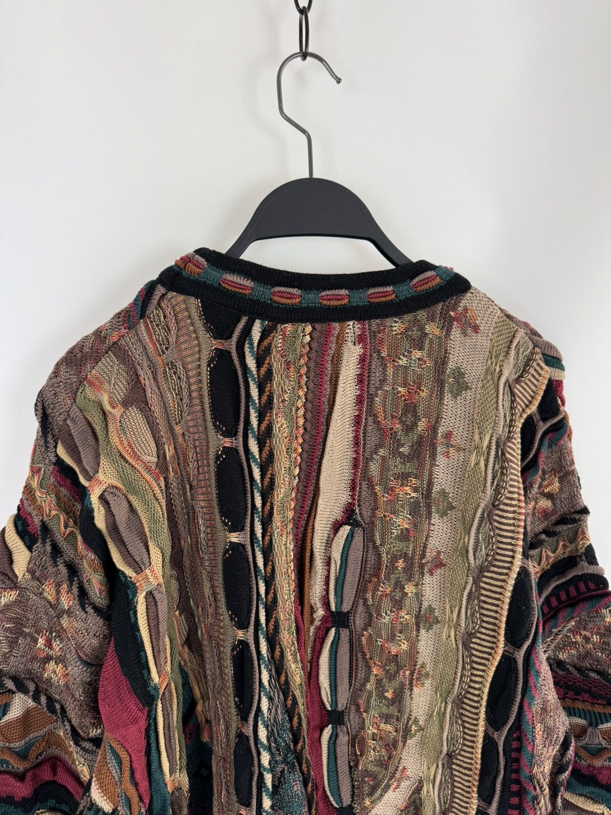 Tundra Canada Vintage Tundra Canada Abstract Knitted Coogi Style Sweater Size US L / EU 52-54 / 3 - 11 Thumbnail