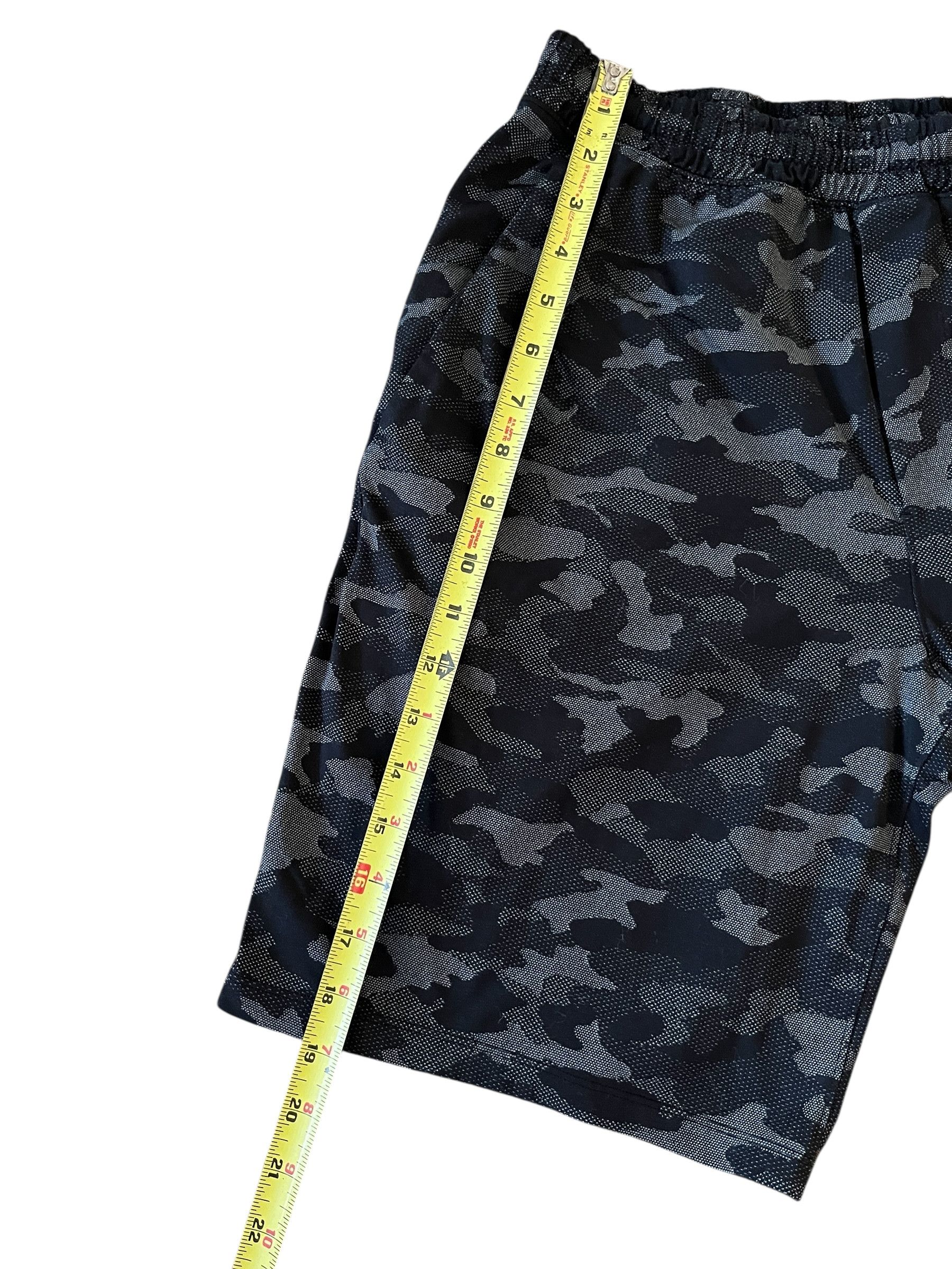 Lululemon Lululemon Black Camo Athletic Shorts Medium 8in Size US 32 / EU 48 - 4 Thumbnail