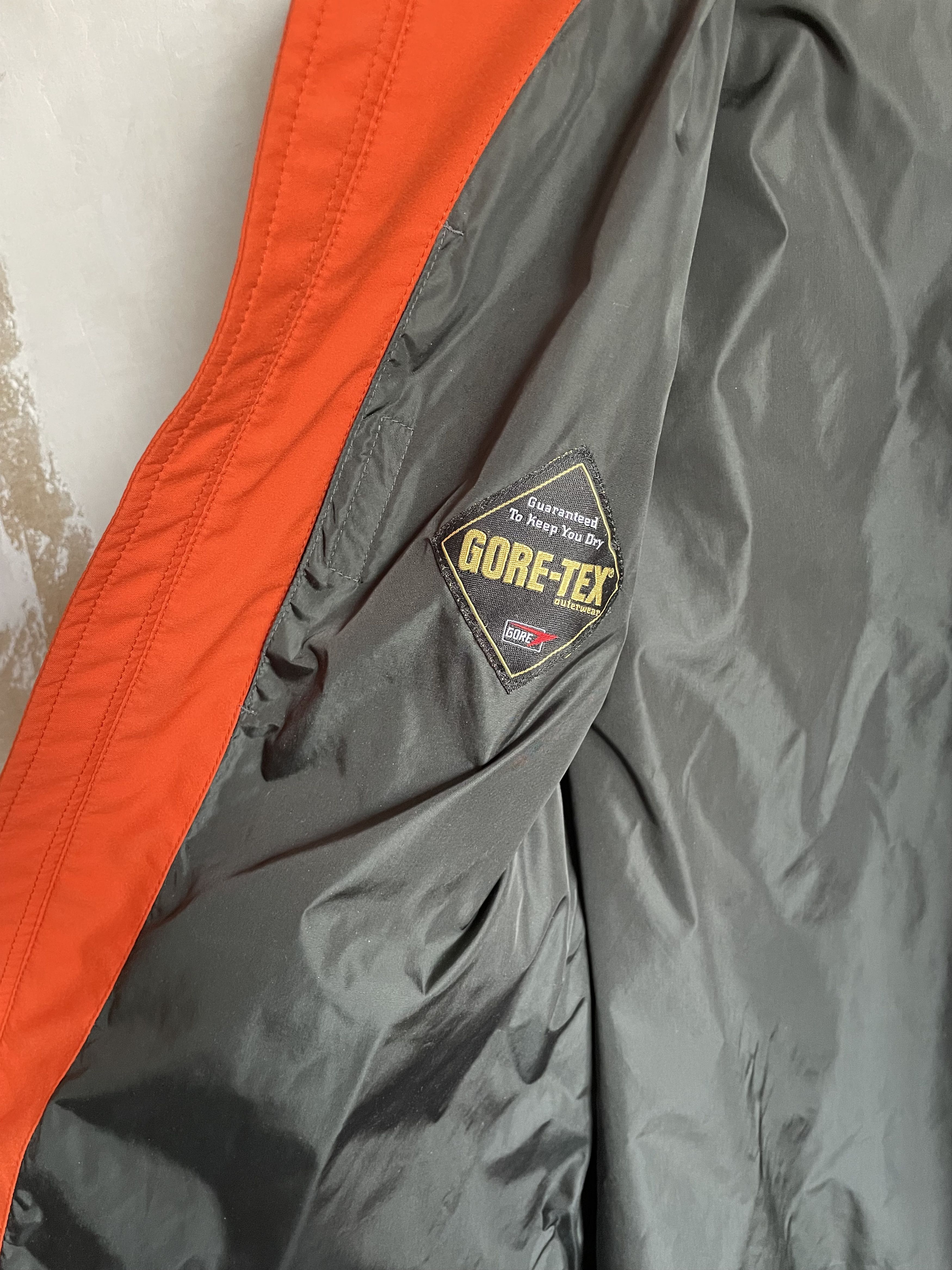 Prada orange rain coat Prada, gore tex fabric rain proof, size 48 Size US M / EU 48-50 / 2 - 5 Thumbnail