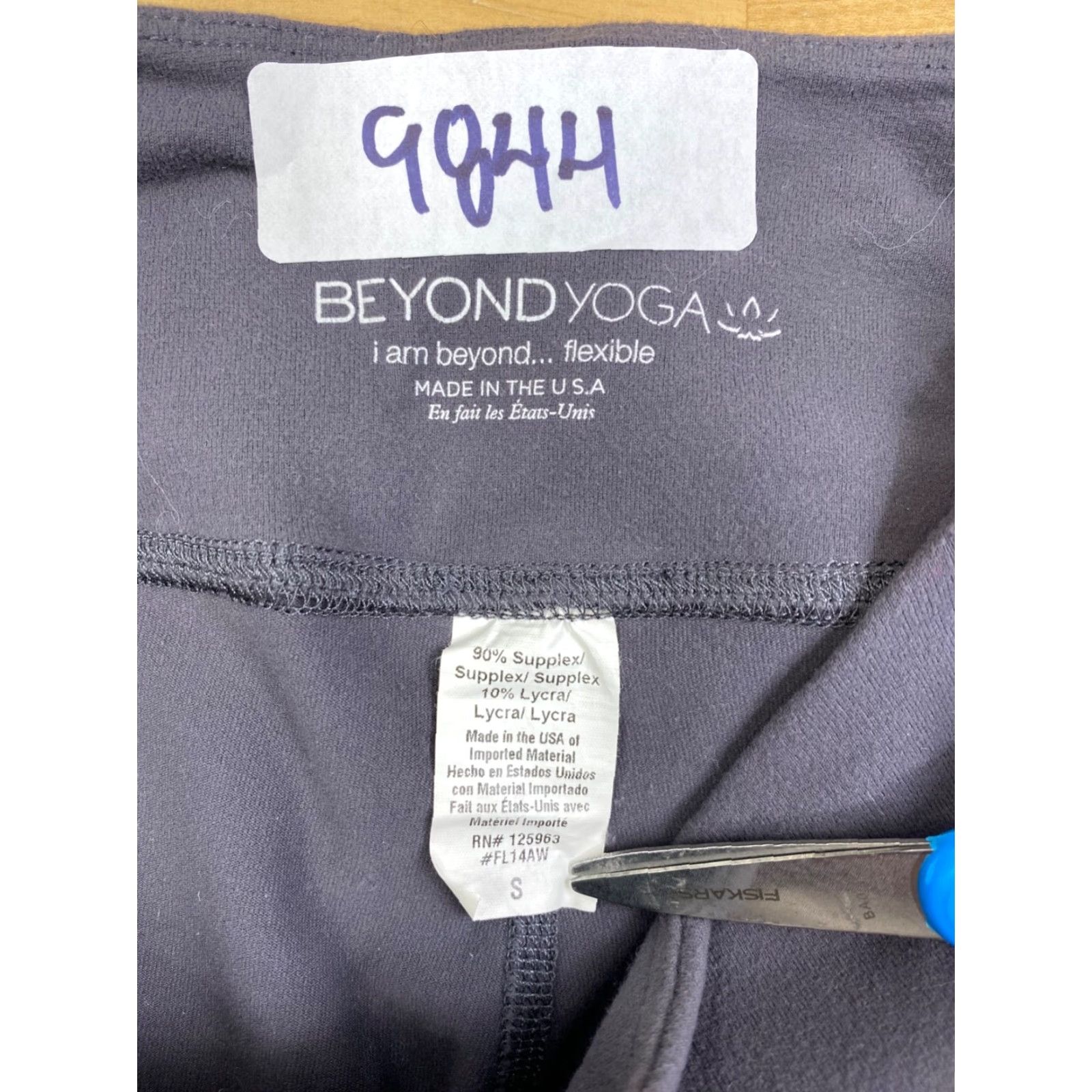 Beyond Yoga Beyond Yoga Spacedye Capri Leggings Womens S Gray Casual Activewear Size 28" / US 6 / IT 42 - 2 Thumbnail