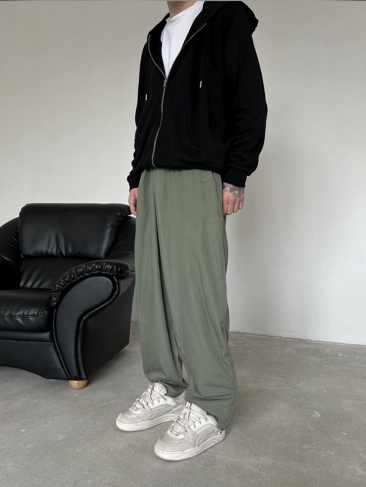 Nike Vintage Nike Track Pants Size US 32 / EU 48 - 1 Thumbnail