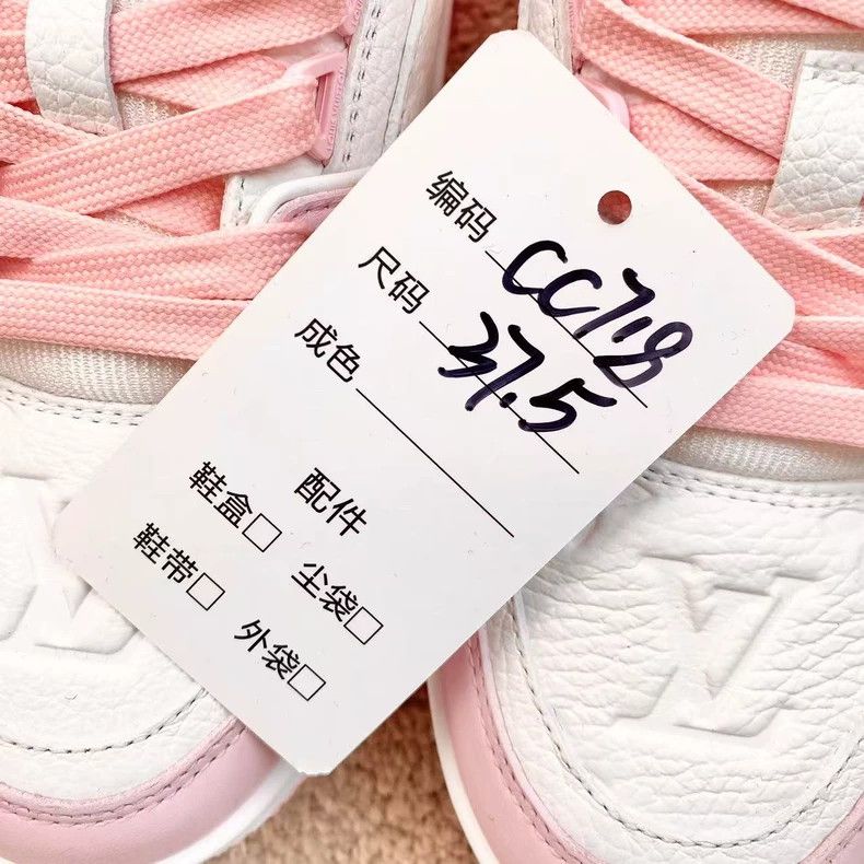 Louis Vuitton Louis Vuitton 24 oz Embossed Printed Trainer Pink and Whit Size US 7 / IT 37 - 8 Thumbnail