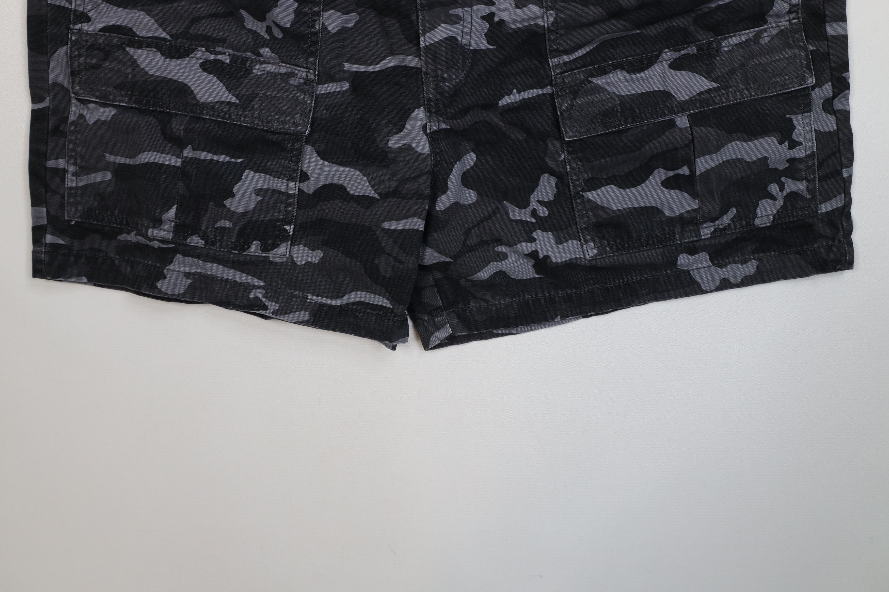 Vintage Vintage Y2K Streetwear Canvas Above Knee Cargo Shorts 5" Size US 40 / EU 56 - 4 Thumbnail