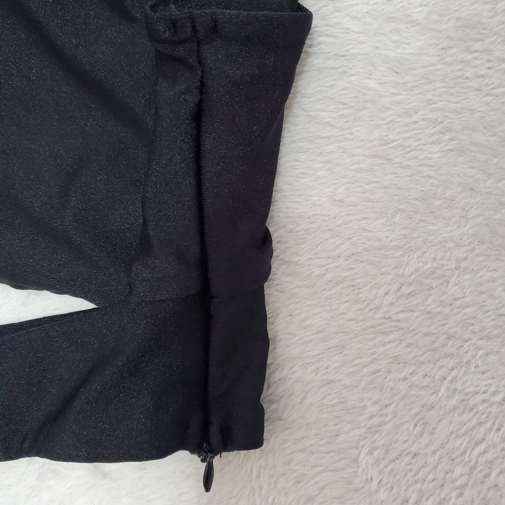 superdown Superdown Revolve Jenny Crop Top Womens S Black One Shoulder Cut Out Hidden Zip Shirt Blouse Crop Top Clubwear Party/Cocktail Womens Size S / US 4 / IT 40 - 5 Thumbnail