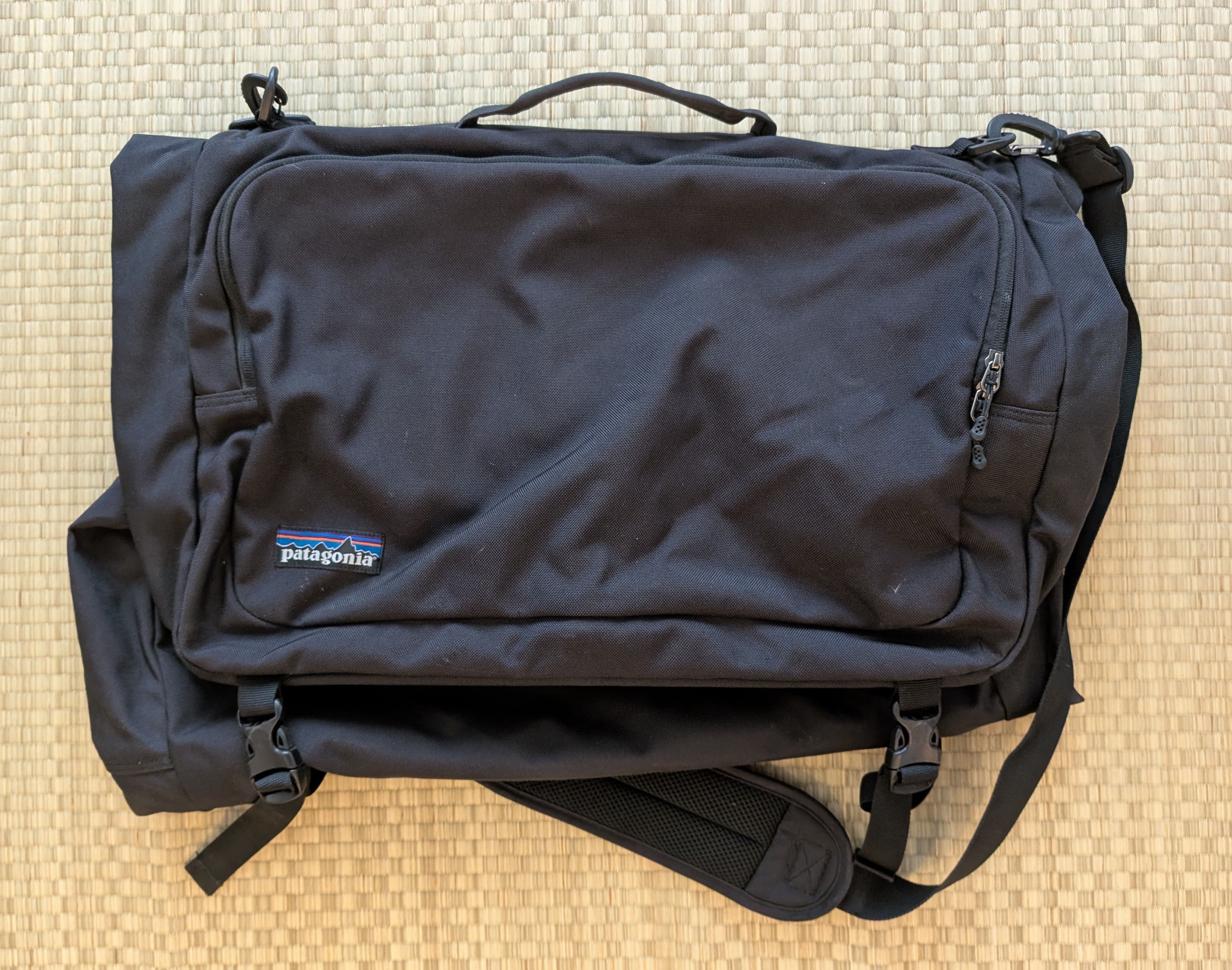 Patagonia RARE Vintage Patagonia MLC Burrito Bag Garment Carrier Size ONE SIZE - 1 Thumbnail
