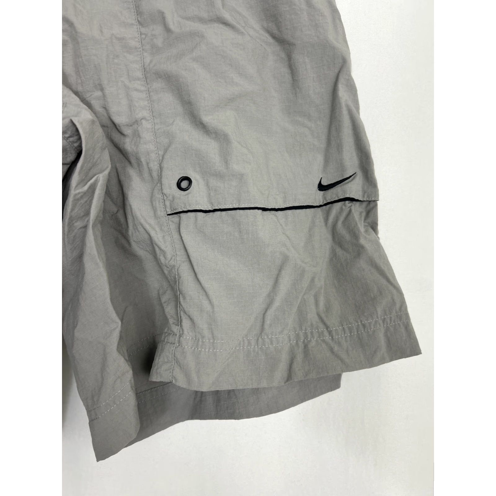 Nike VINTAGE Y2K Nike Line Swim Trunks Gray Mens Large Drawstring Trunks 32x9.5 Size ONE SIZE - 3 Thumbnail