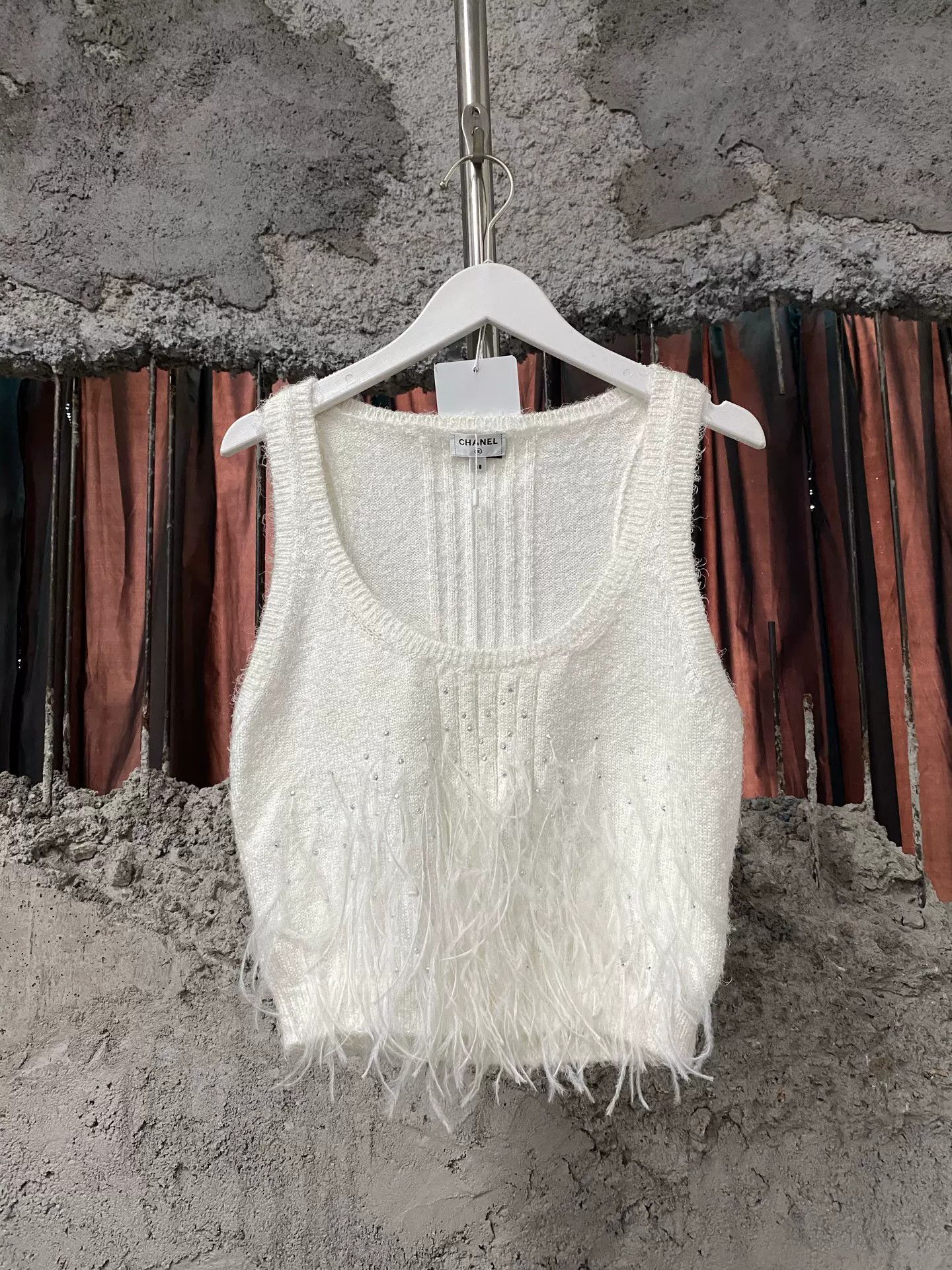 Chanel Chanel Feather Rhinestone Sleeveless Top Size US S / EU 44-46 / 1 - 1 Thumbnail