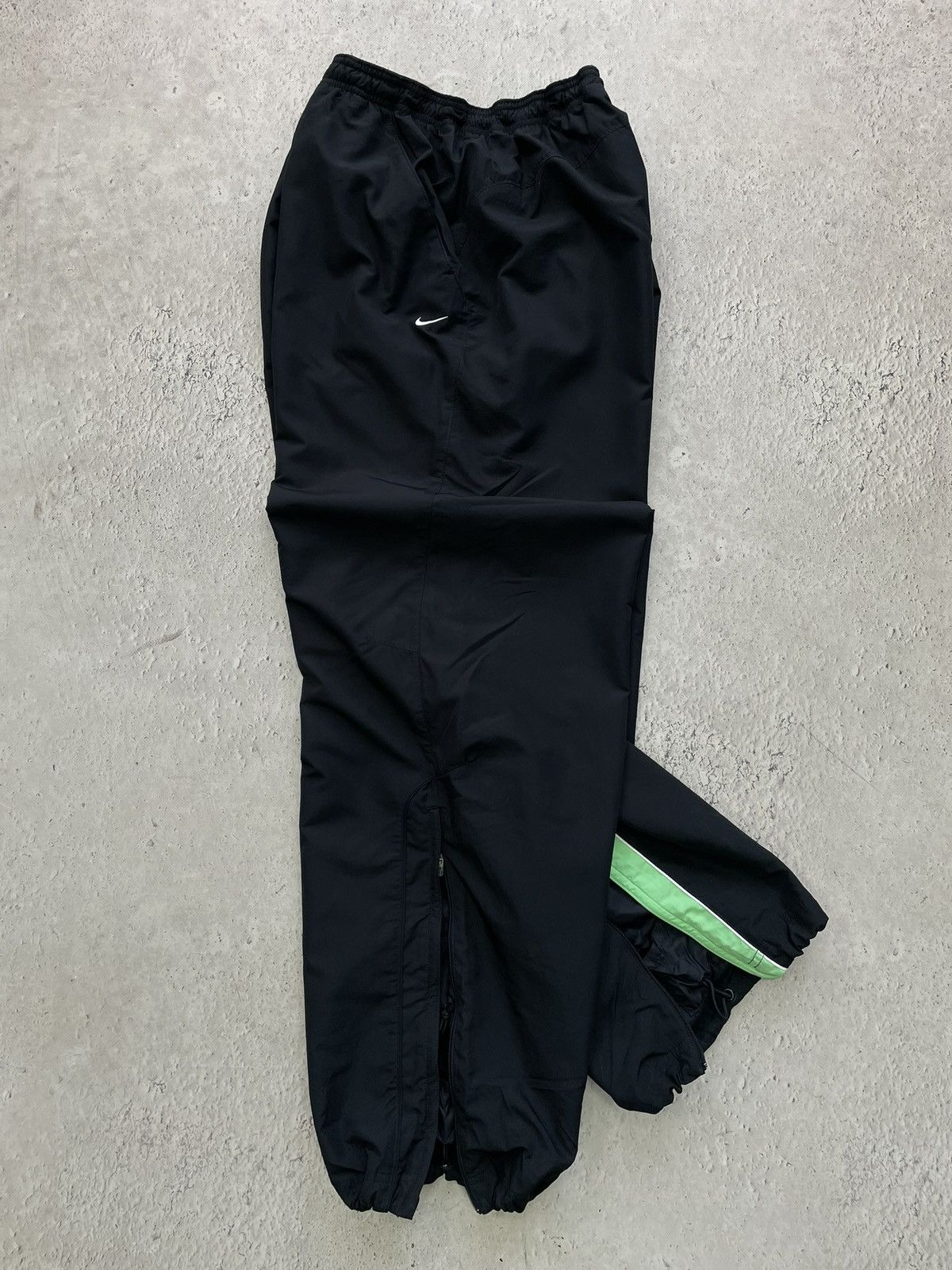 Nike Nike Black Track Pants Green Stripe Y2K Tech Size US 35 - 7 Thumbnail