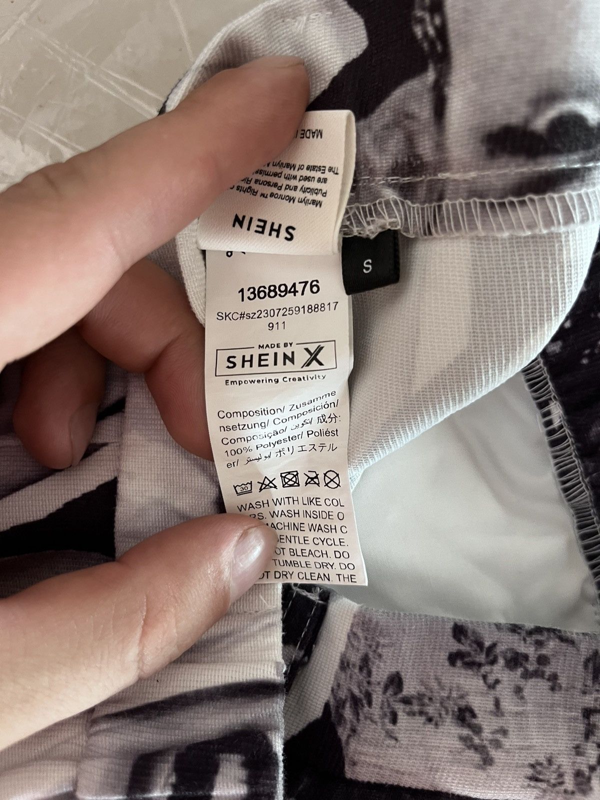 Other Marilyn Monroe All Over Print Photo Pants SHEIN Size S Size 30" / US 8 / IT 44 - 11 Thumbnail