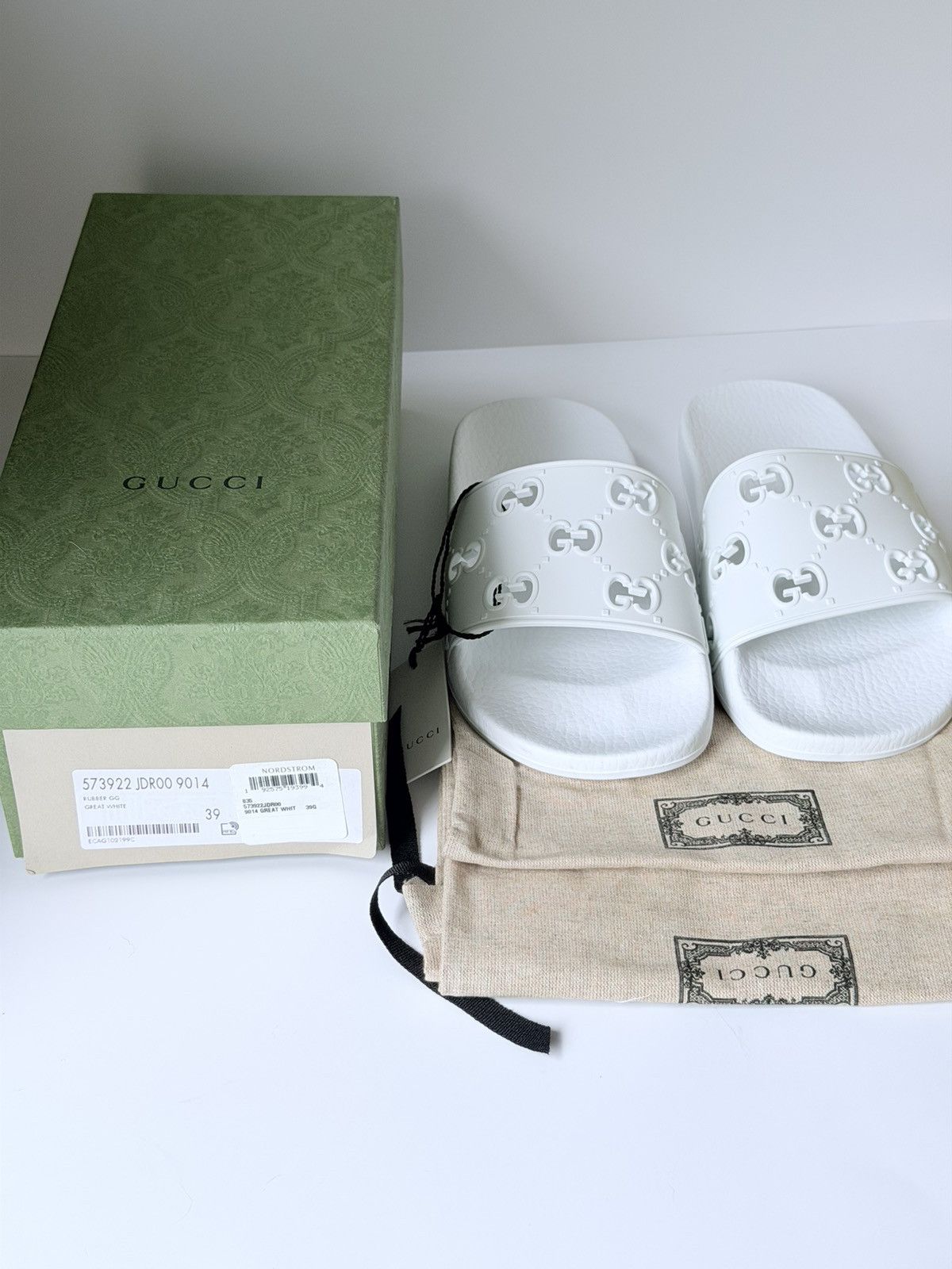 Gucci Gucci White GG Pool Slide Sandals Size US 9 / IT 39 - 8 Thumbnail