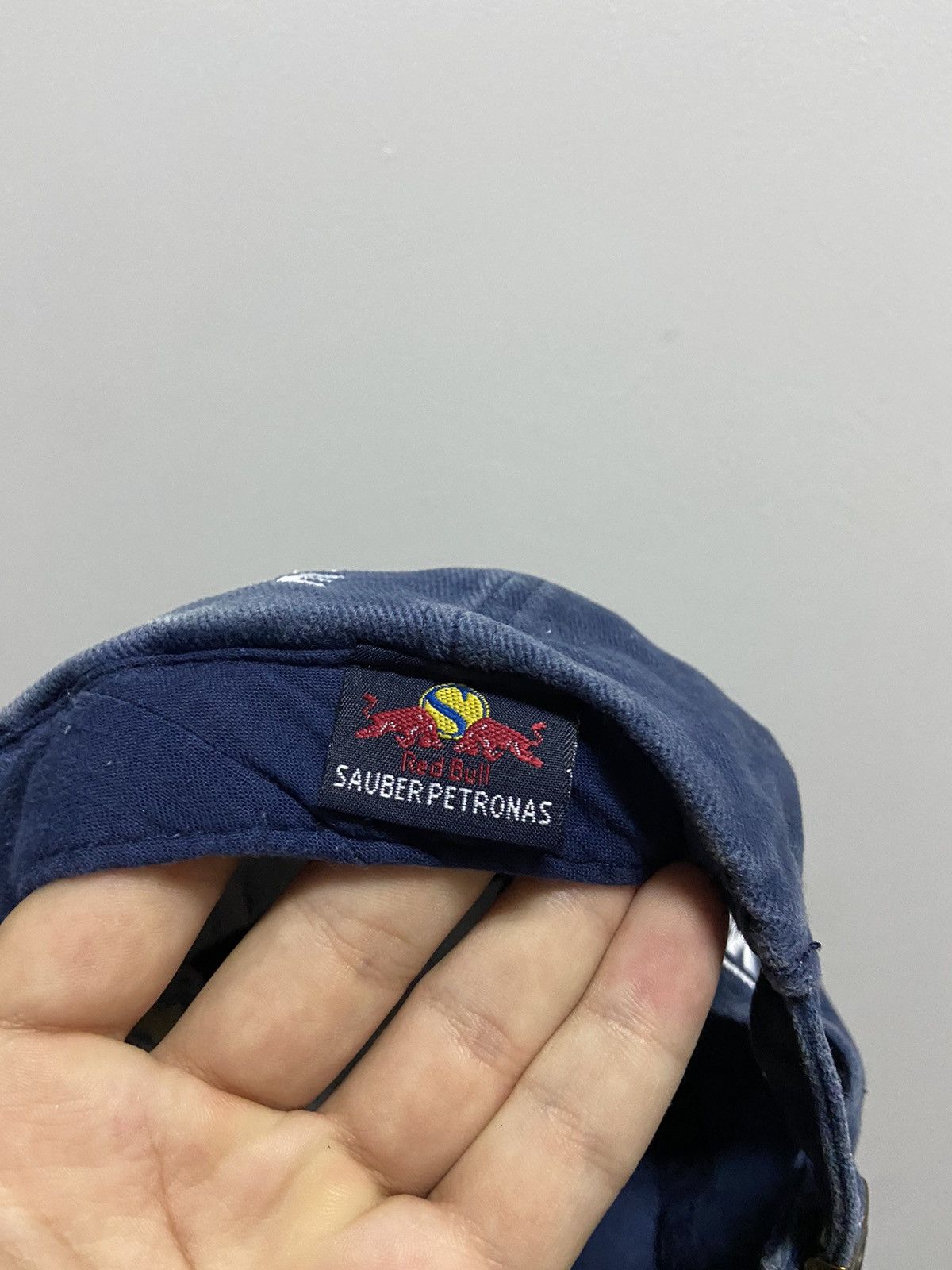 Red Bull × Vintage Red bull sauber Petronas racing cap vintage big logo Size ONE SIZE - 8 Thumbnail