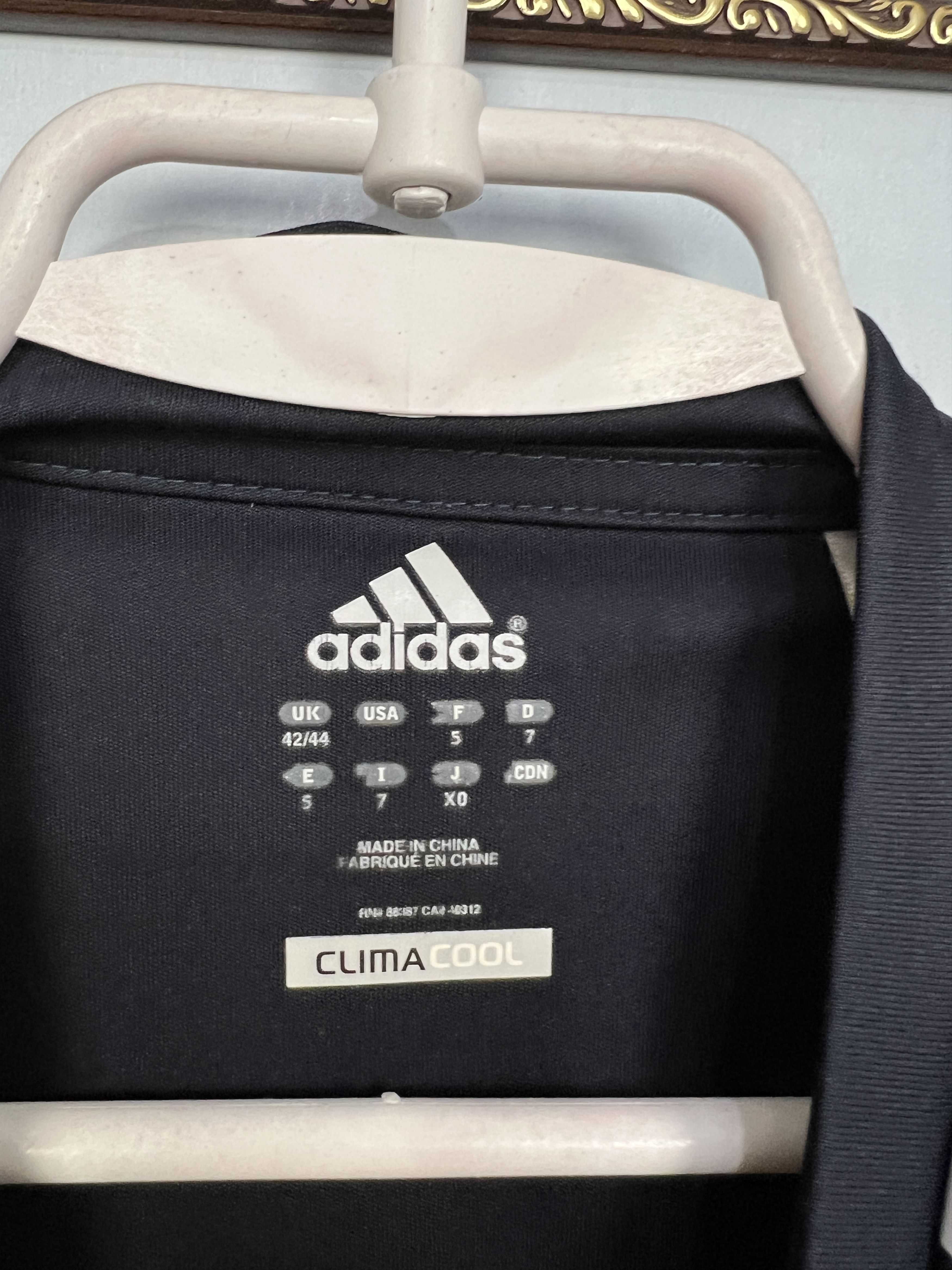Adidas Real Madrid football shirt Train Soccer Formotion Jersey Size US L / EU 52-54 / 3 - 6 Thumbnail