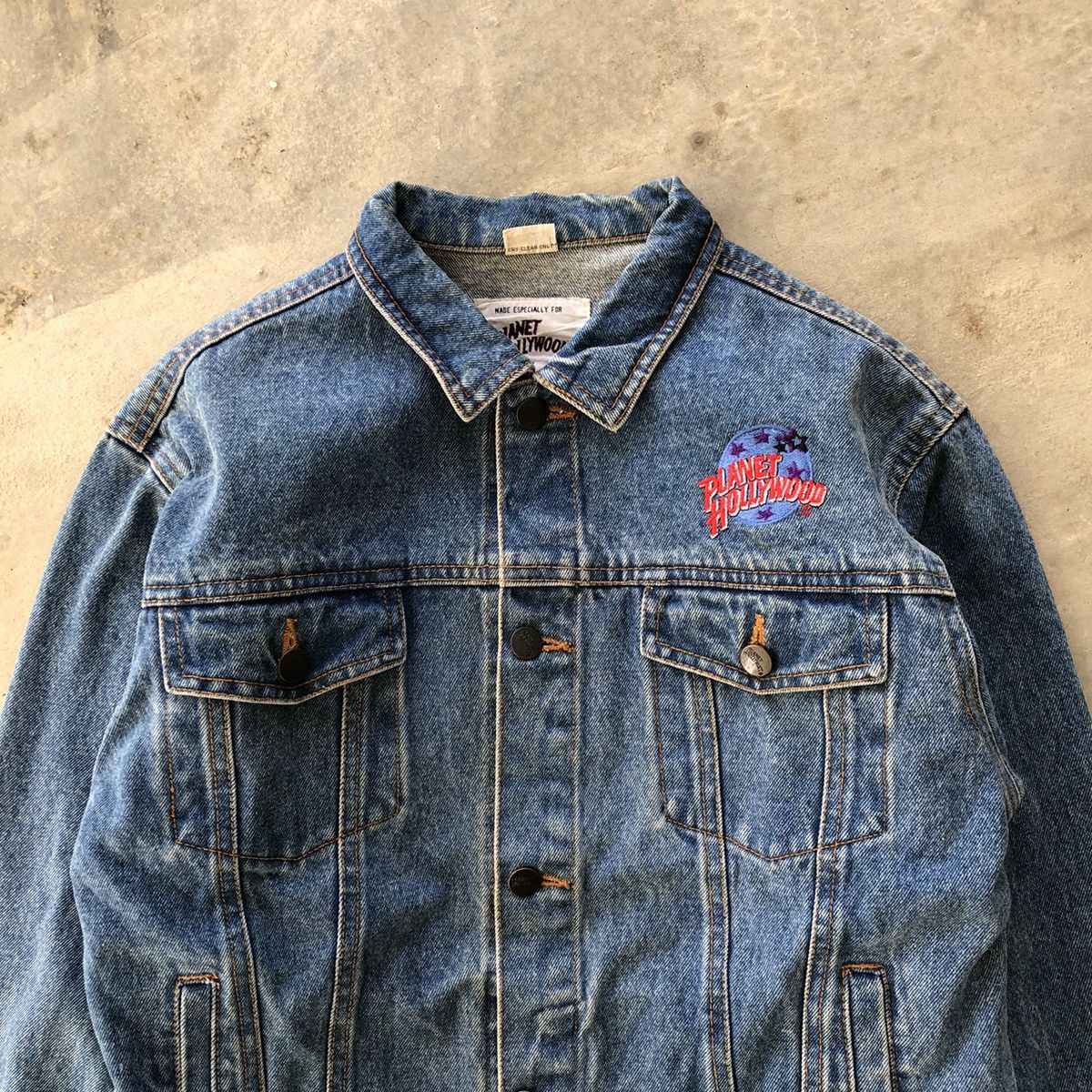Planet Hollywood × Vintage PLANET HOLLYWOOD 1991 Embroidery Logo Trucker Denim Jacket Size US M / EU 48-50 / 2 - 3 Thumbnail