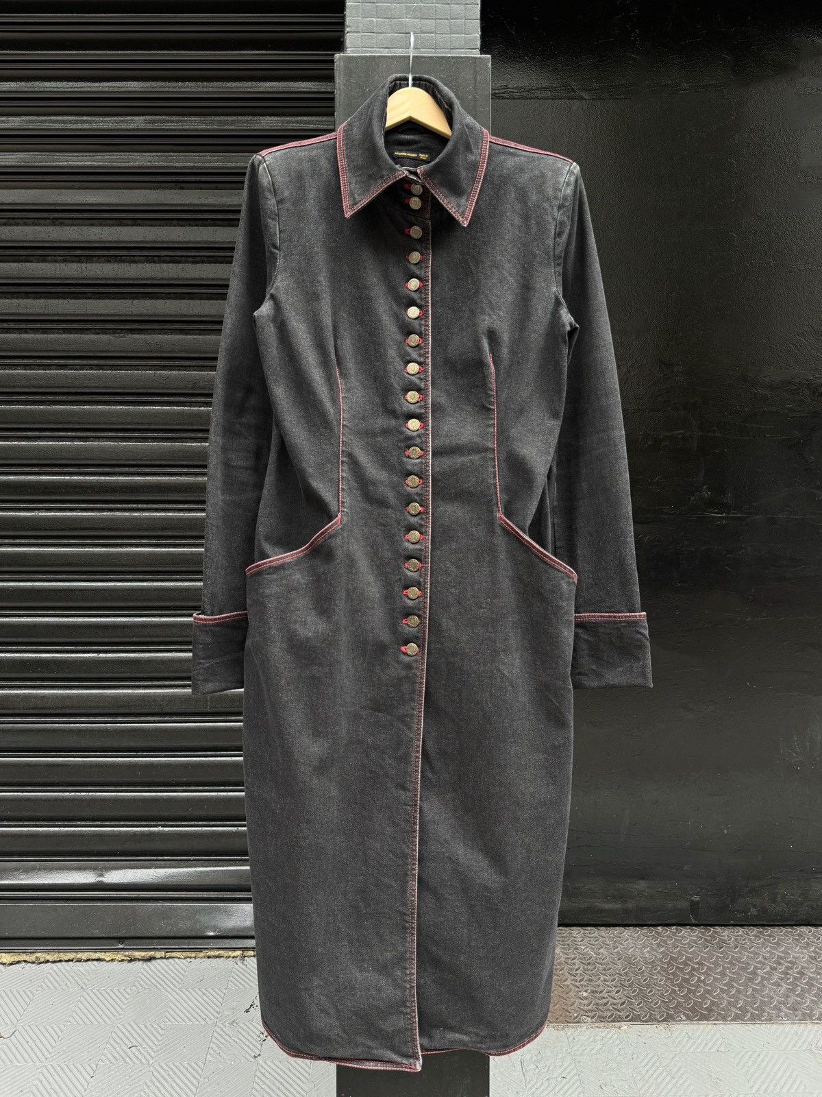 Alexander McQueen Alexander McQueen AW98 Victorian Button Tailored Denim Coat Size US S / EU 44-46 / 1 - 1 Thumbnail
