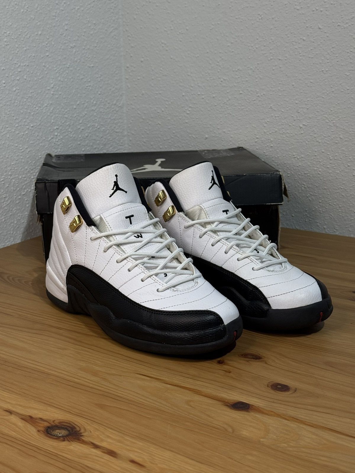 Air Jordan 12 Retro Taxi 2013 Nike Air Jordan 12 Retro Taxi (2013)