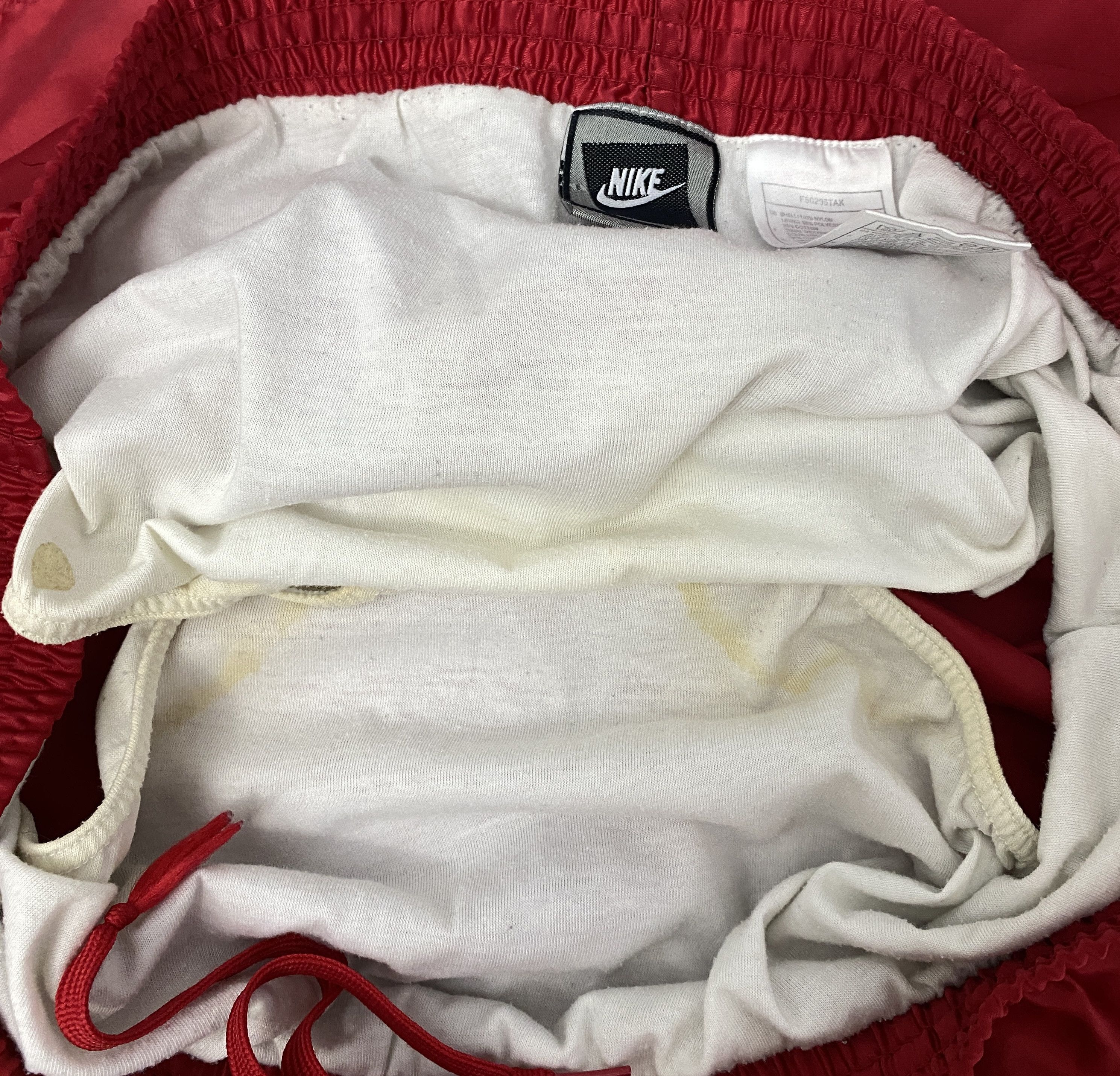 Nike 90s Retro Nike Nylon Shorts Athletic Running Red Logo Size M Size US 34 / EU 50 - 8 Thumbnail