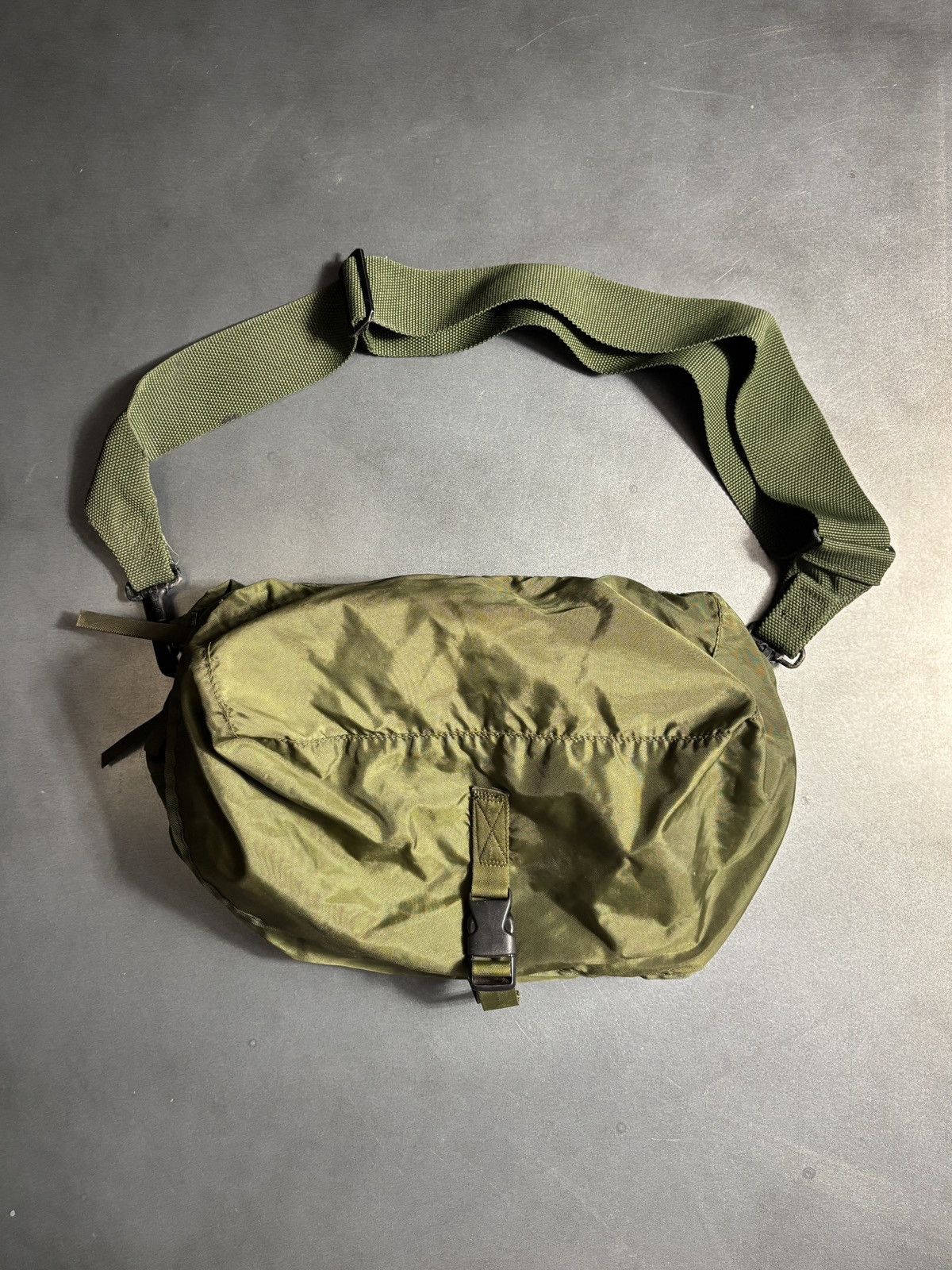 Vintage Vintage Military Bag Medical MultiZip Cargo Pouch Messenger Size ONE SIZE - 1 Thumbnail