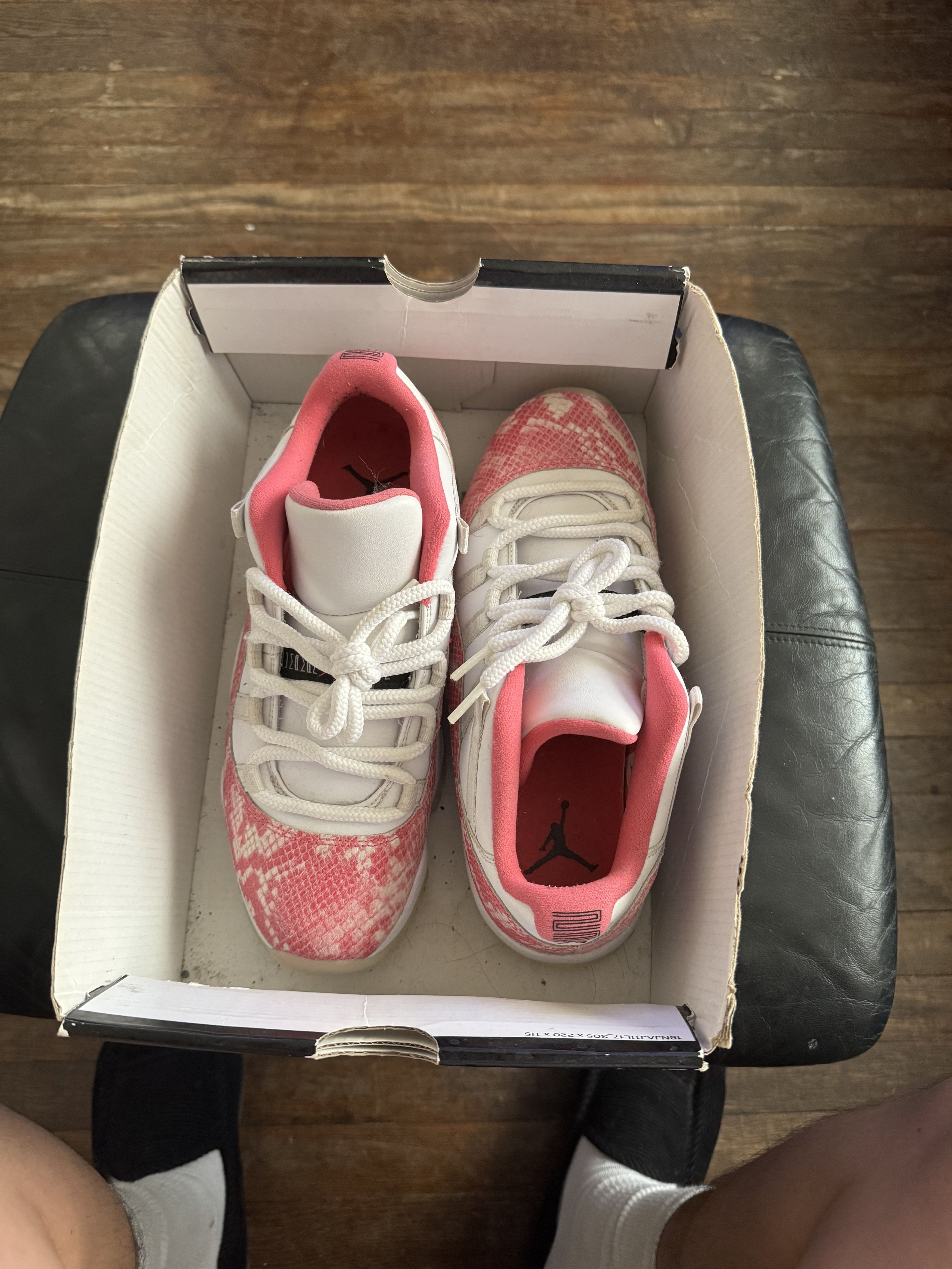 Jordan Brand × Nike Jordan 11 Retro Low Pink Snakeskin (2019) (Women's) Size US 8.5 / IT 38.5 - 3 Thumbnail