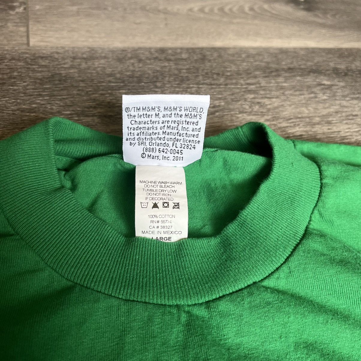 Vintage Vintage 2000s M&M Big Graphic All Over Print Green Logo Tee Size US L / EU 52-54 / 3 - 6 Thumbnail
