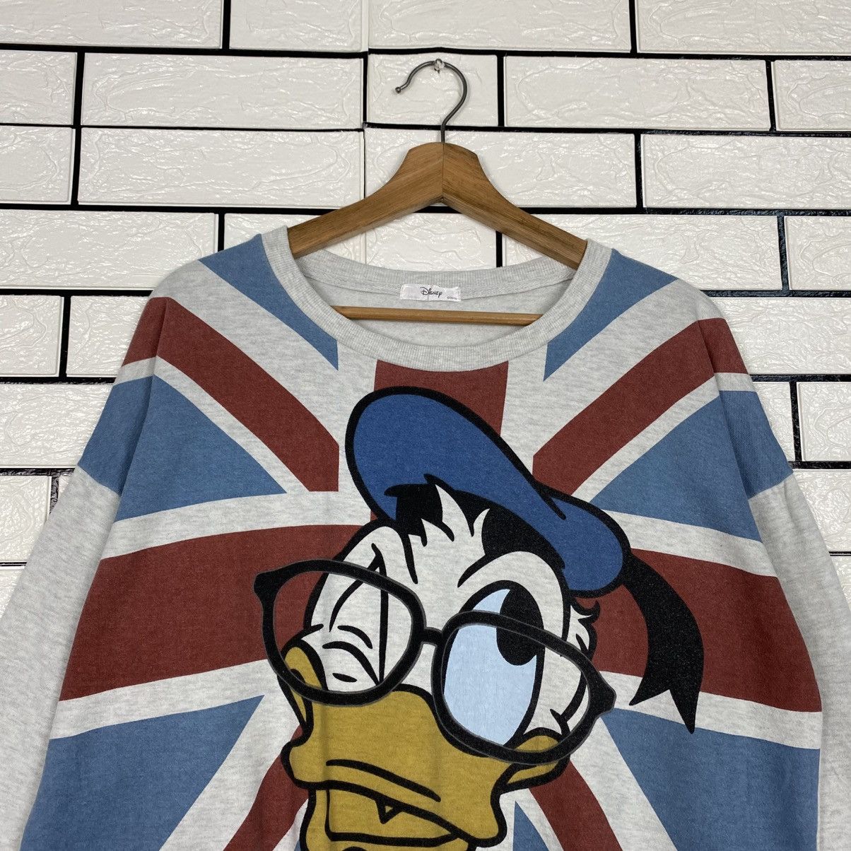 Japanese Brand 📌Vintage Donald Duck Sweatshirt Big Logo Size US L / EU 52-54 / 3 - 4 Thumbnail
